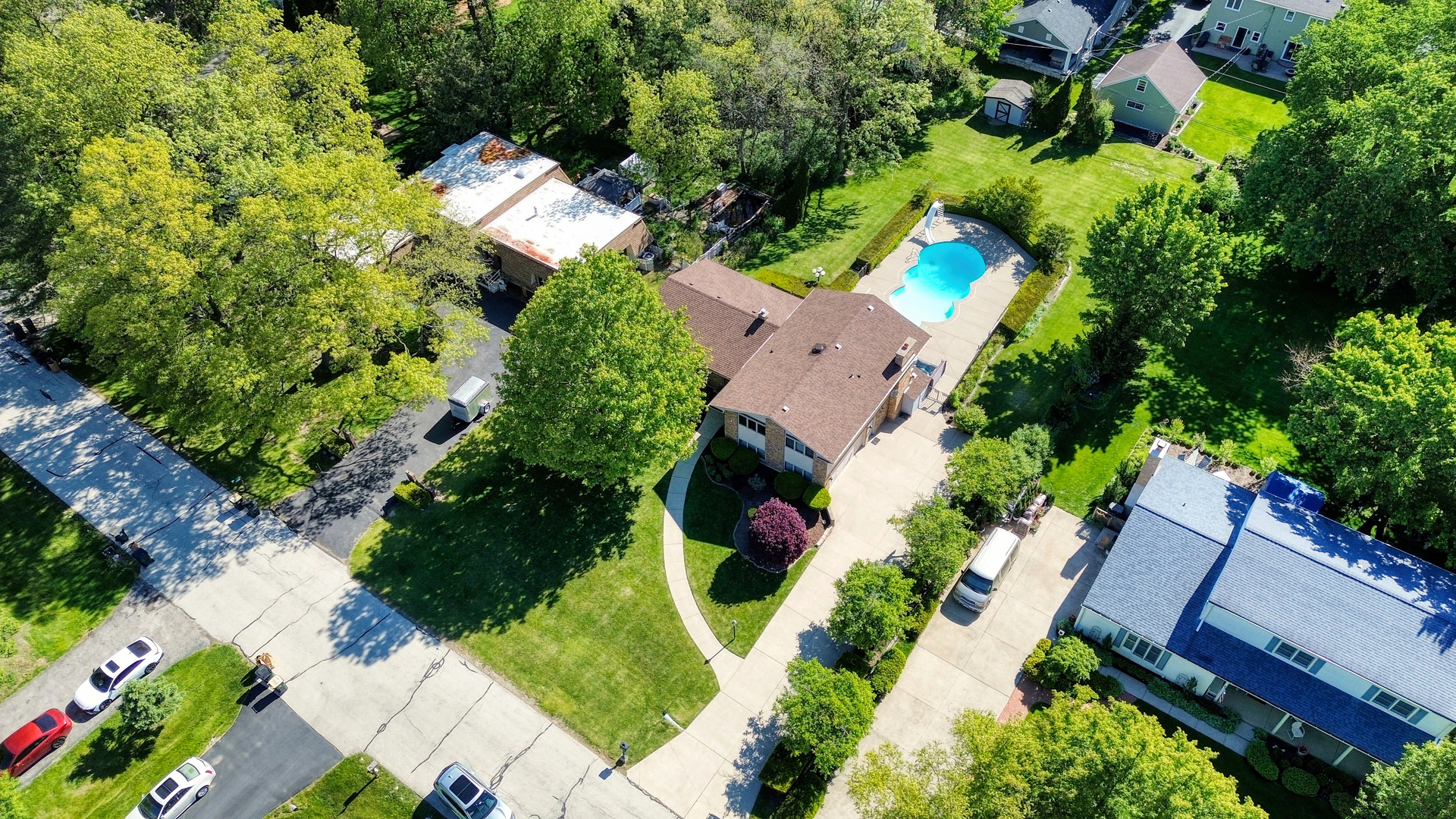 9S631 William Drive, Burr Ridge, IL 60527