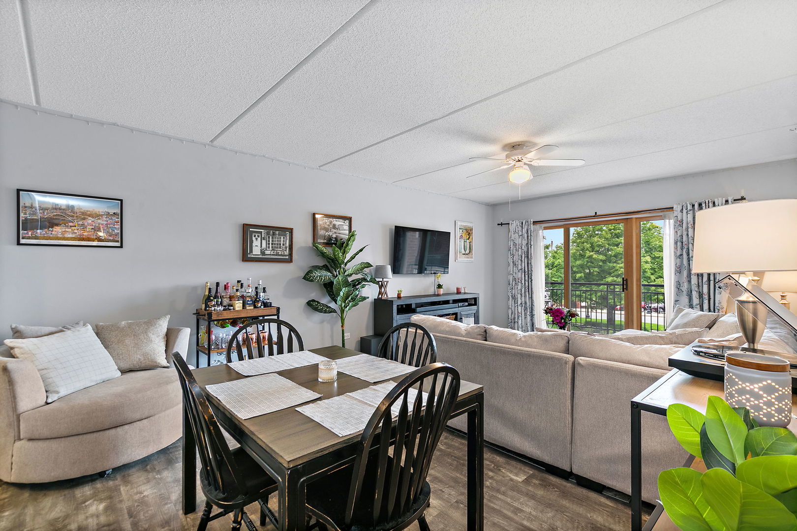 455 W Front Street #201, Wheaton, IL 60187