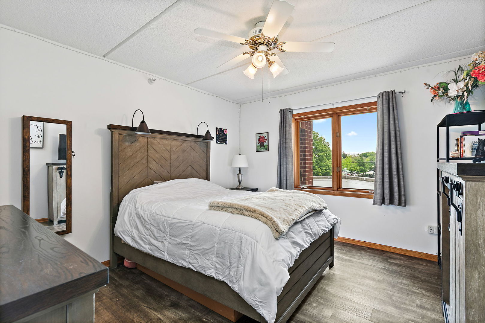 455 W Front Street #201, Wheaton, IL 60187
