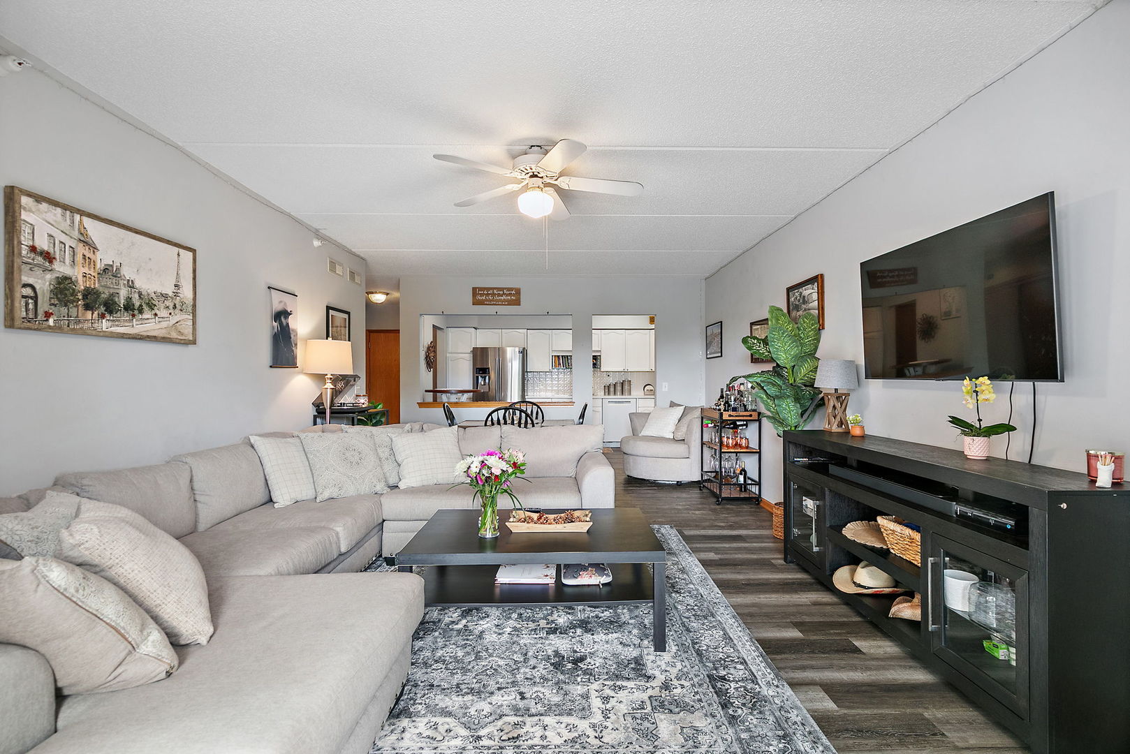 455 W Front Street #201, Wheaton, IL 60187