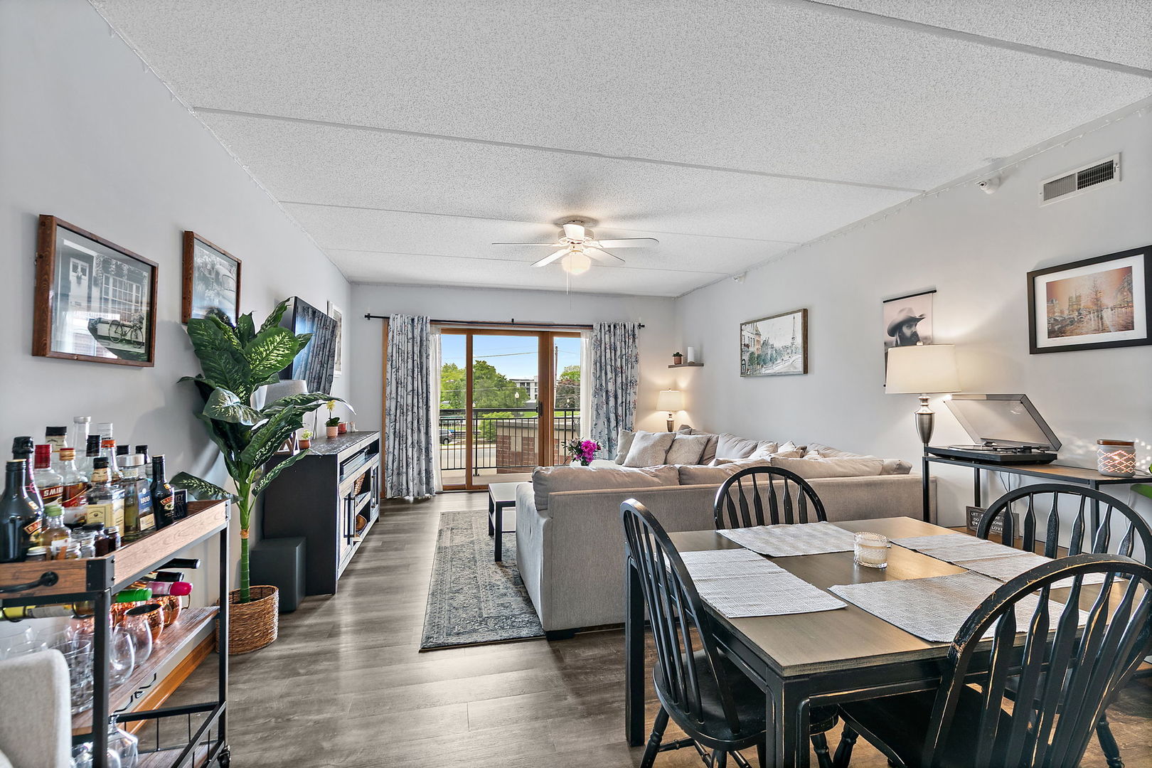 455 W Front Street #201, Wheaton, IL 60187