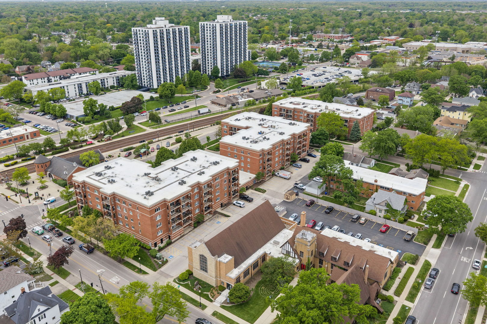 455 W Front Street #201, Wheaton, IL 60187