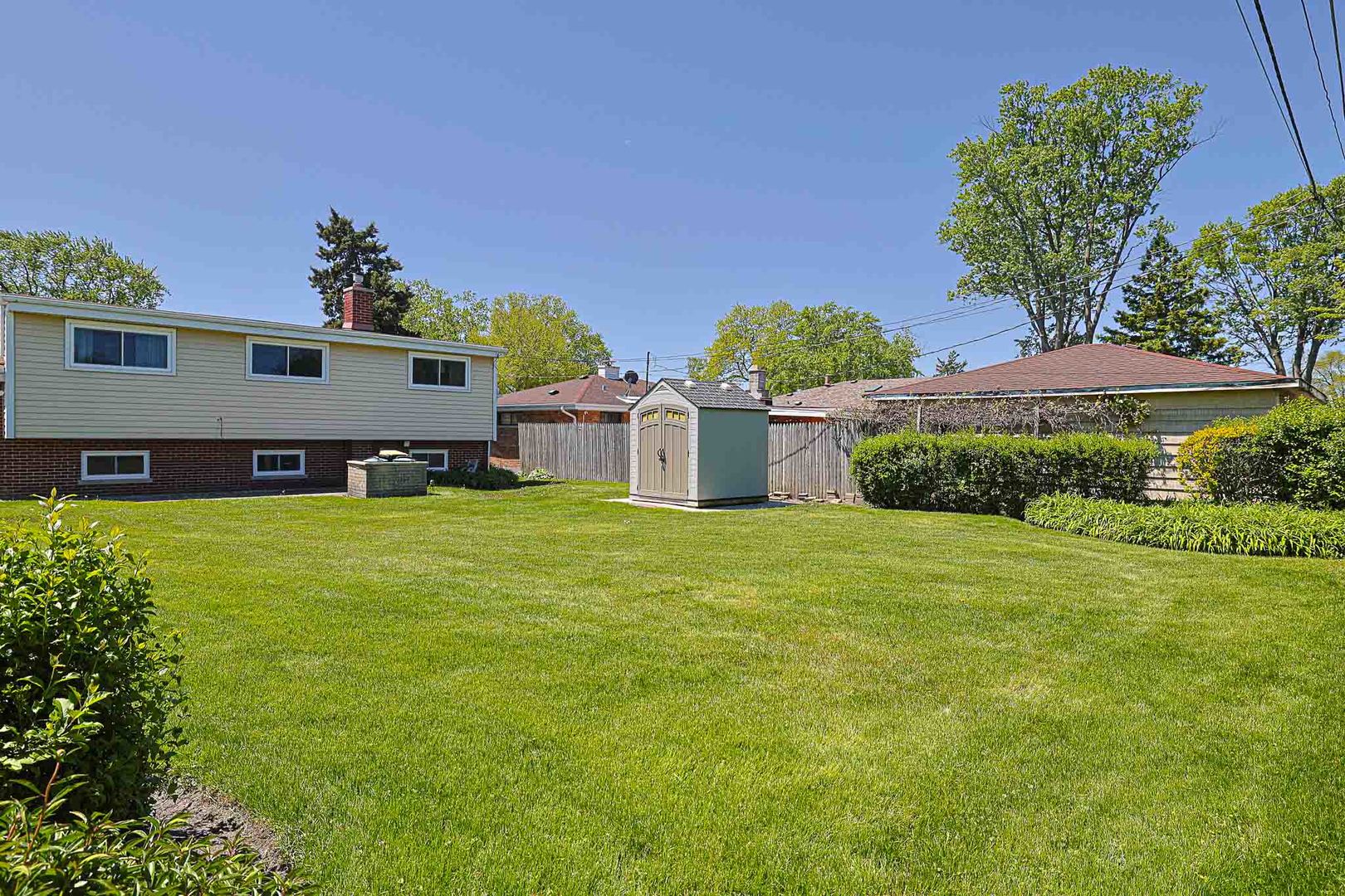 7306 Arcadia Street, Morton Grove, IL 60053