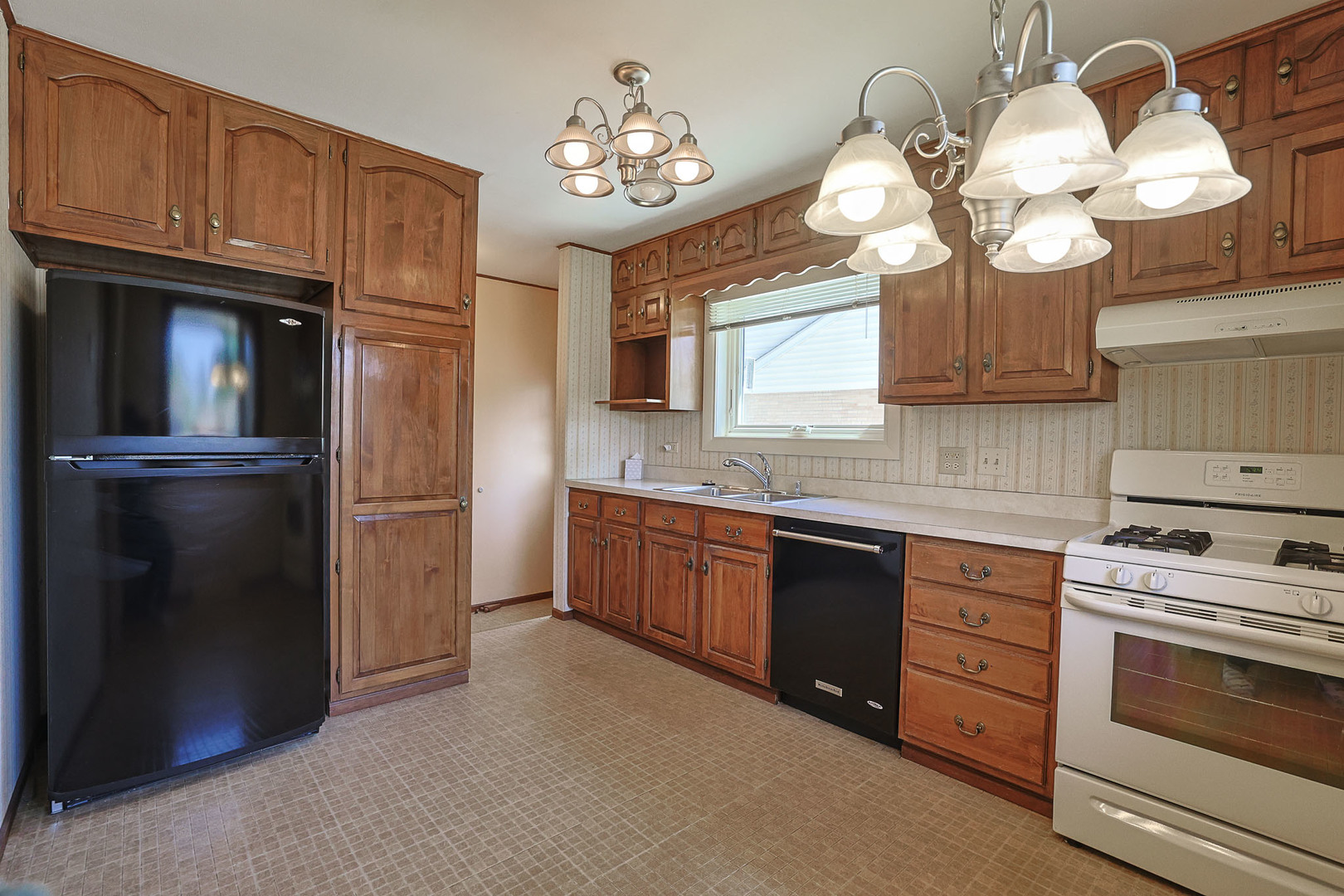 7306 Arcadia Street, Morton Grove, IL 60053