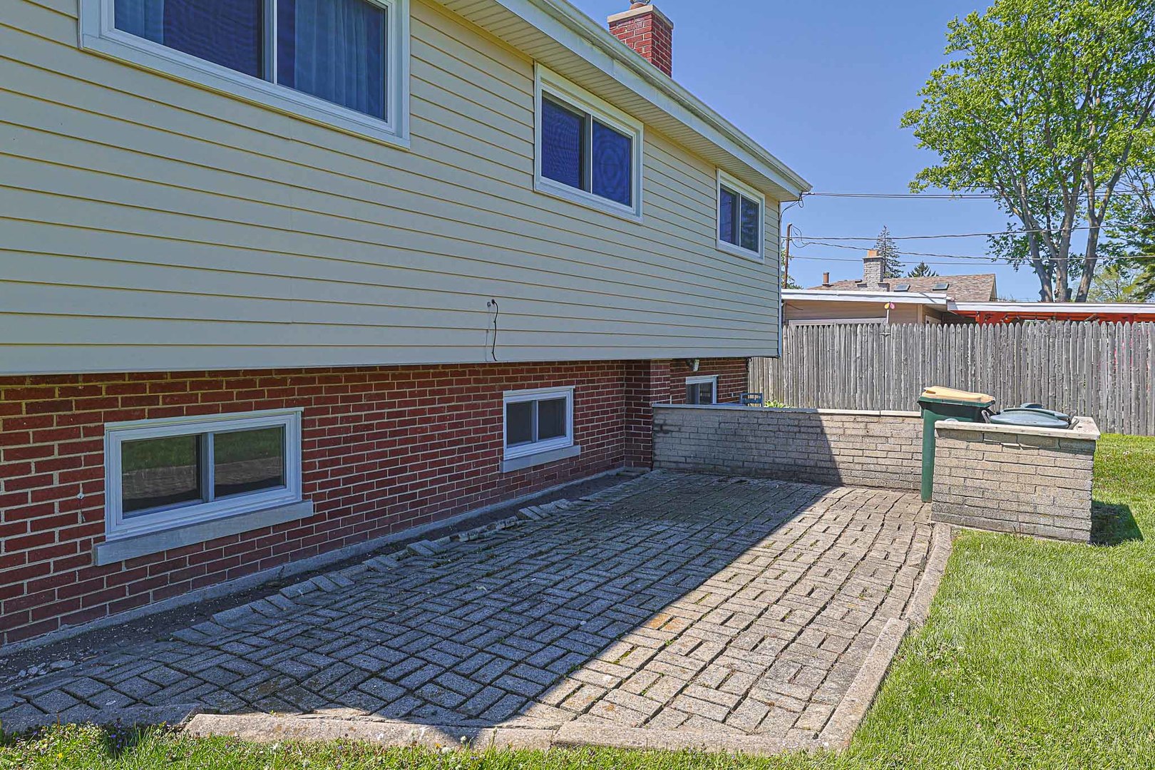 7306 Arcadia Street, Morton Grove, IL 60053
