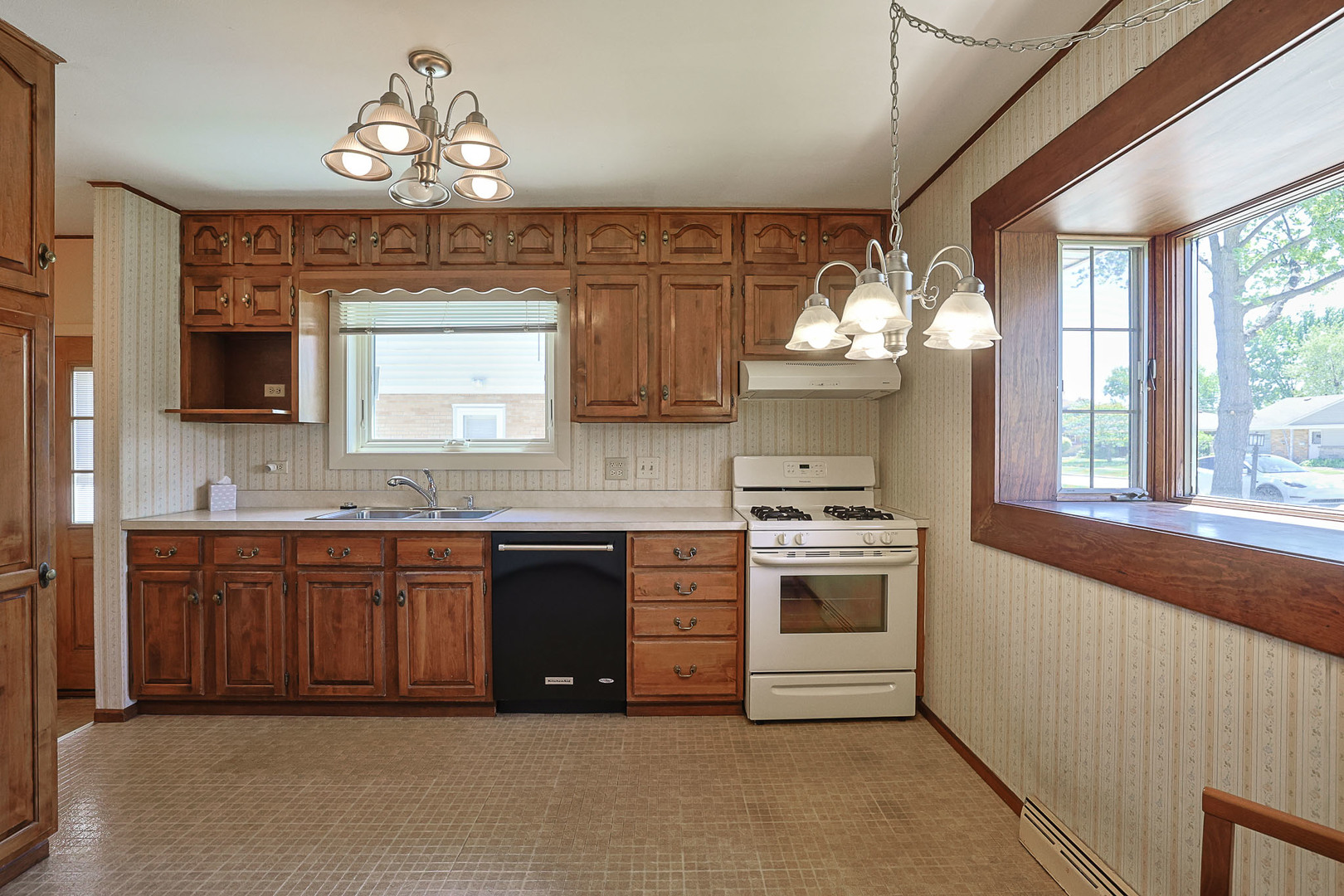7306 Arcadia Street, Morton Grove, IL 60053