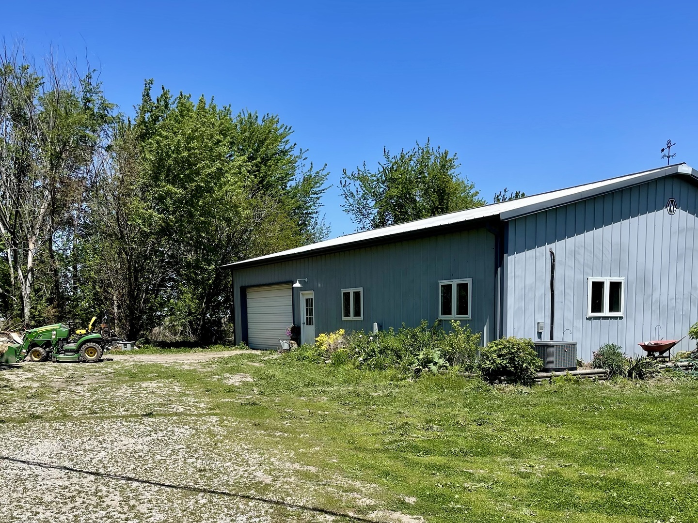 14681 Toad Hill Road, Wapella, IL 61777