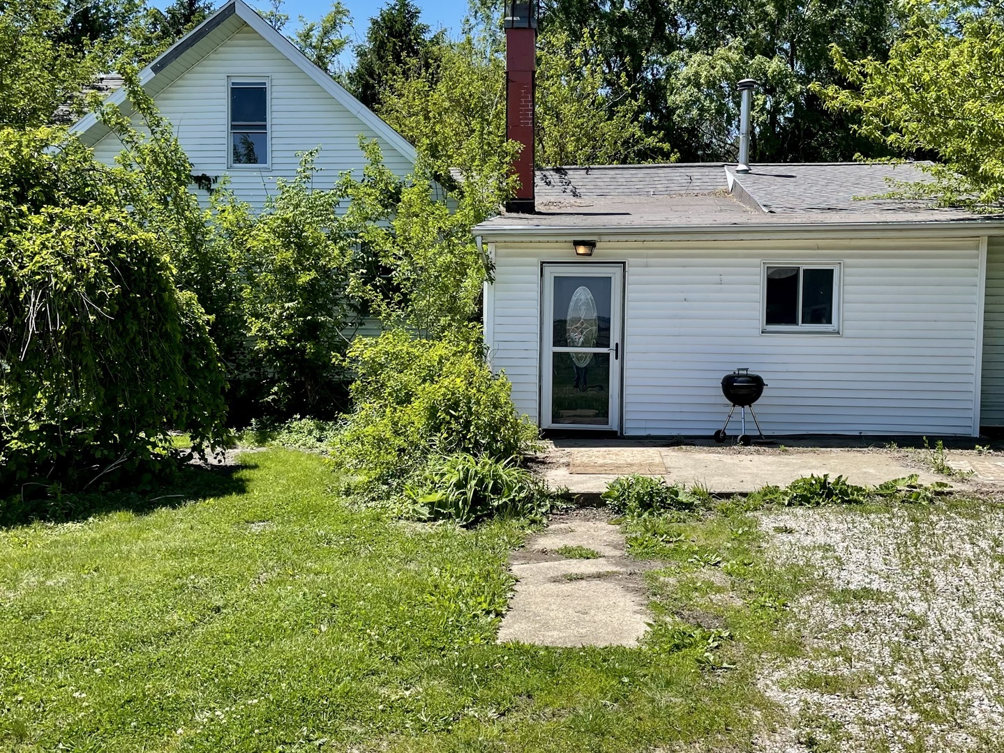 14681 Toad Hill Road, Wapella, IL 61777