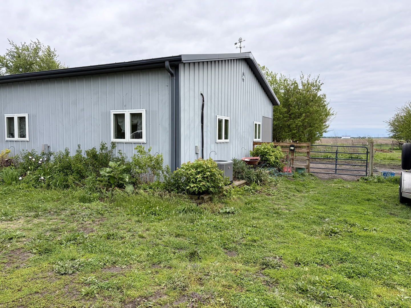 14681 Toad Hill Road, Wapella, IL 61777