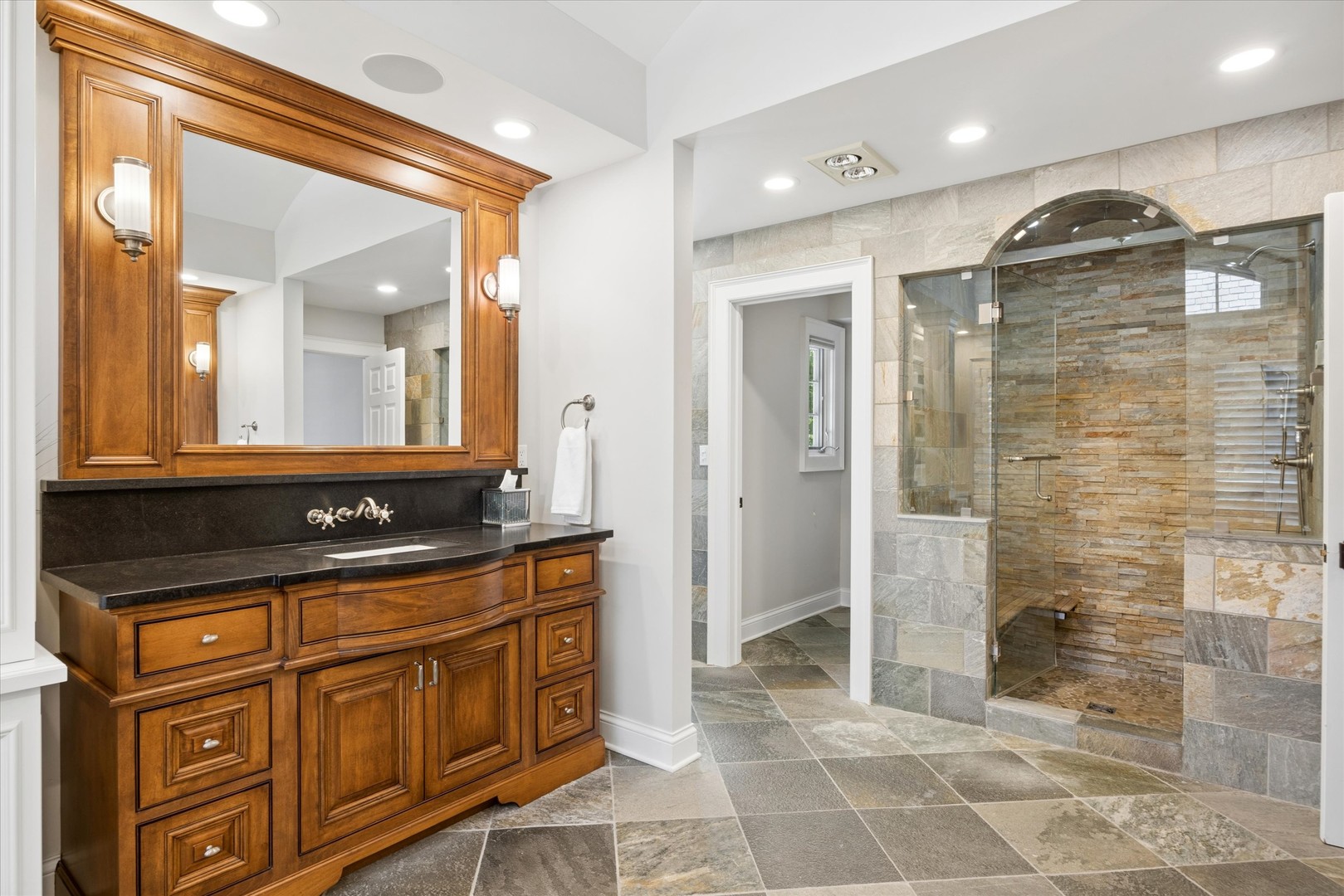 829 S Thurlow Street, Hinsdale, IL 60521
