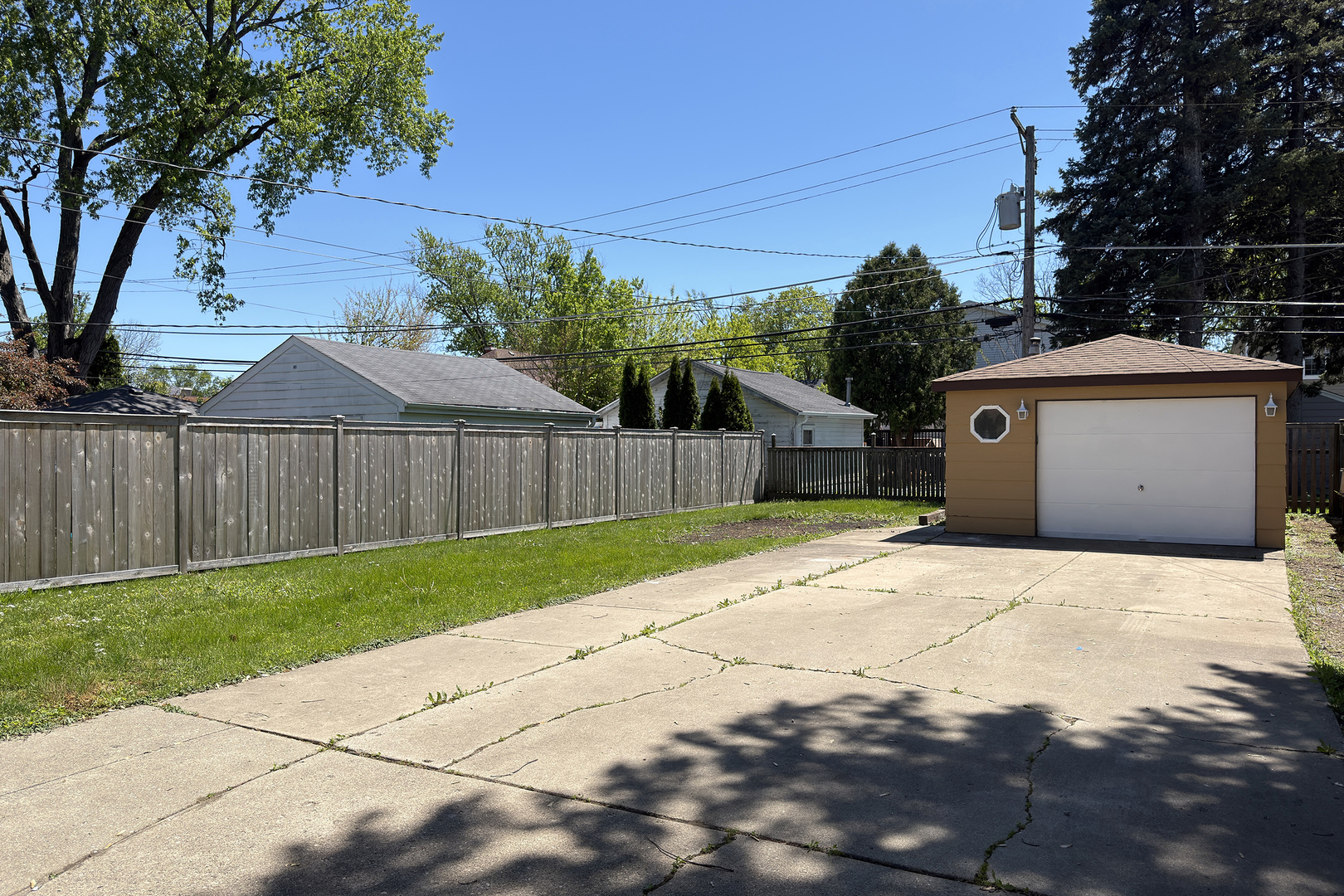 963 E Prairie Street, Des Plaines, IL 60016