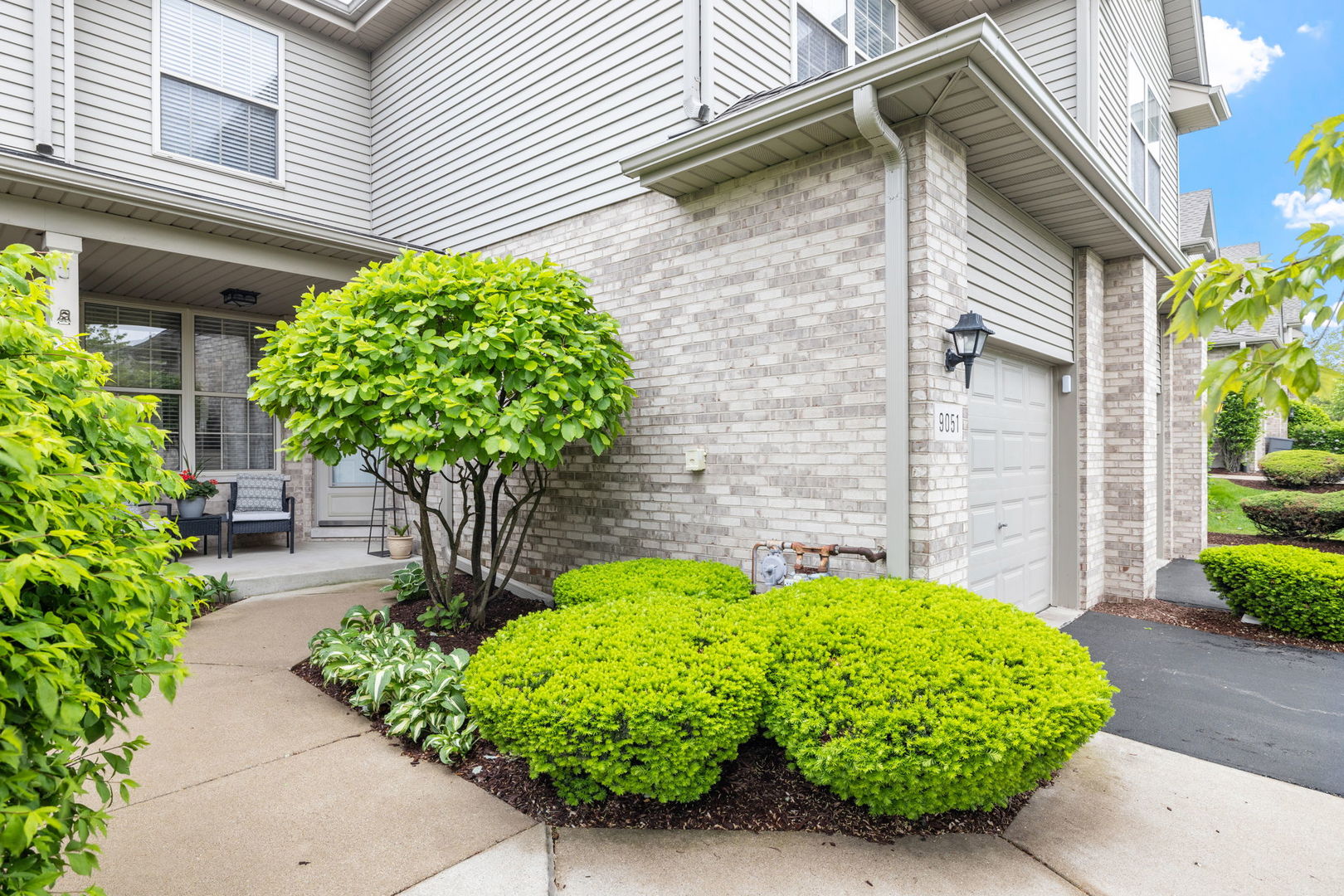 9051 Mansfield Drive, Tinley Park, IL 60487