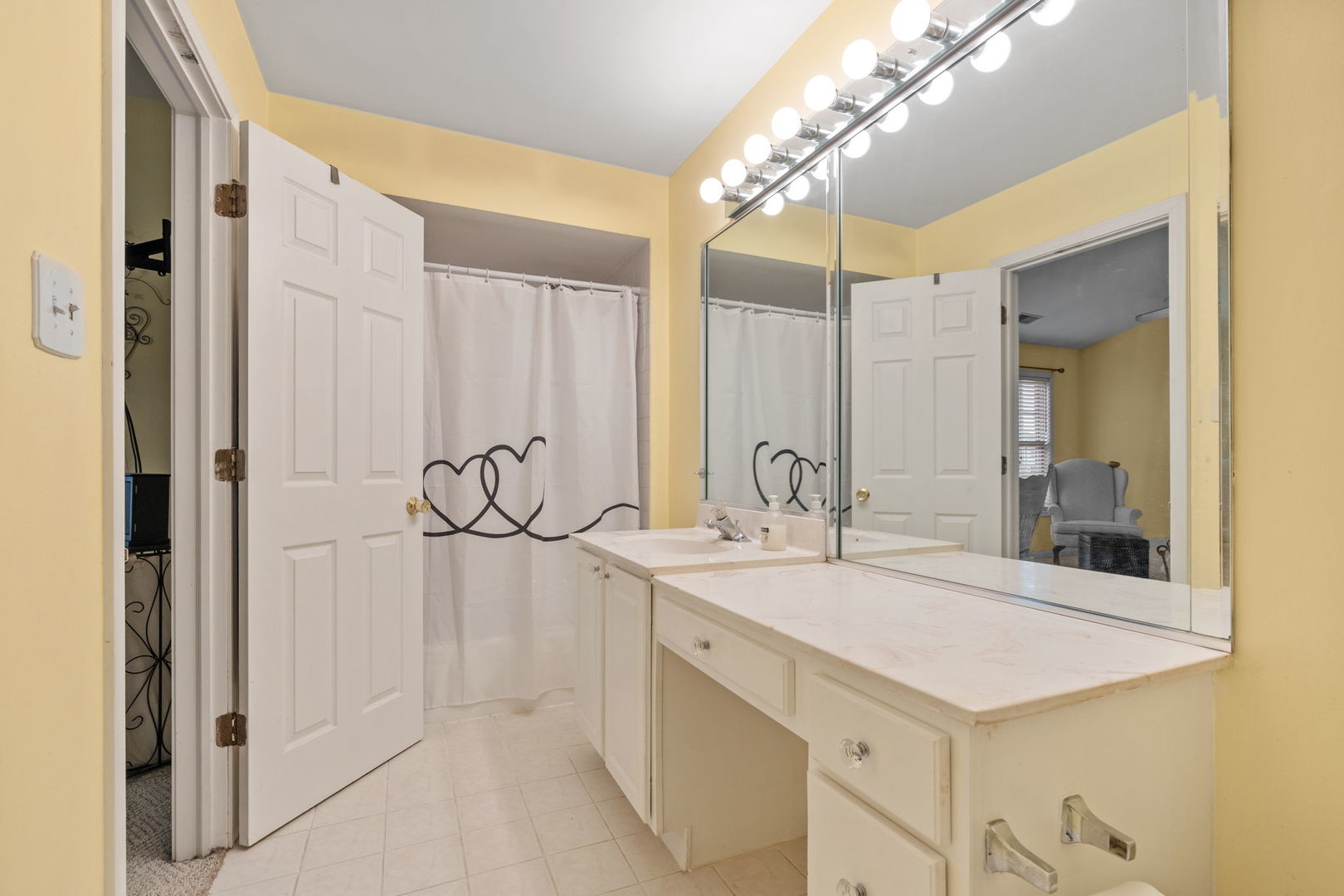 9051 Mansfield Drive, Tinley Park, IL 60487