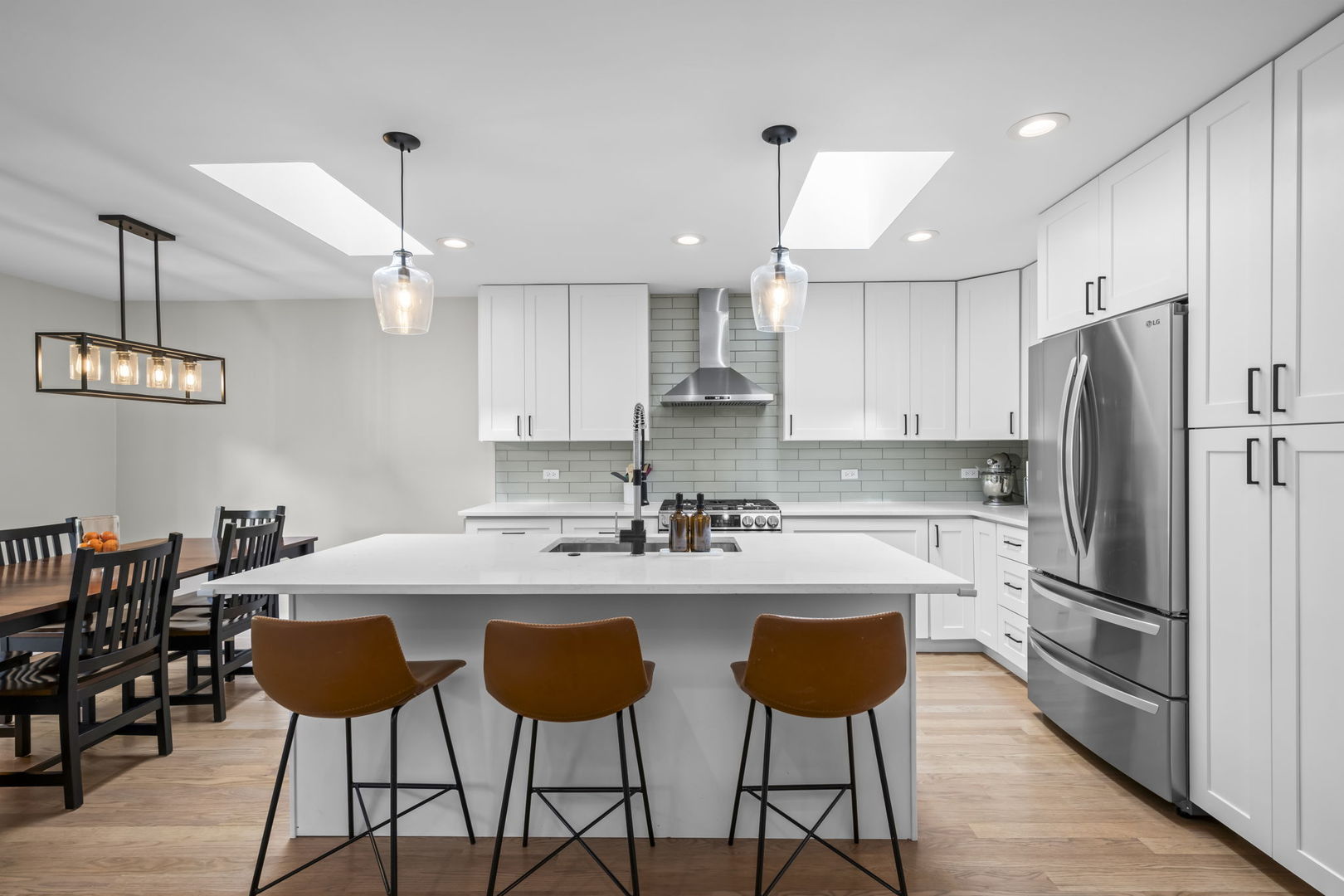 Arlington Heights, IL 60004