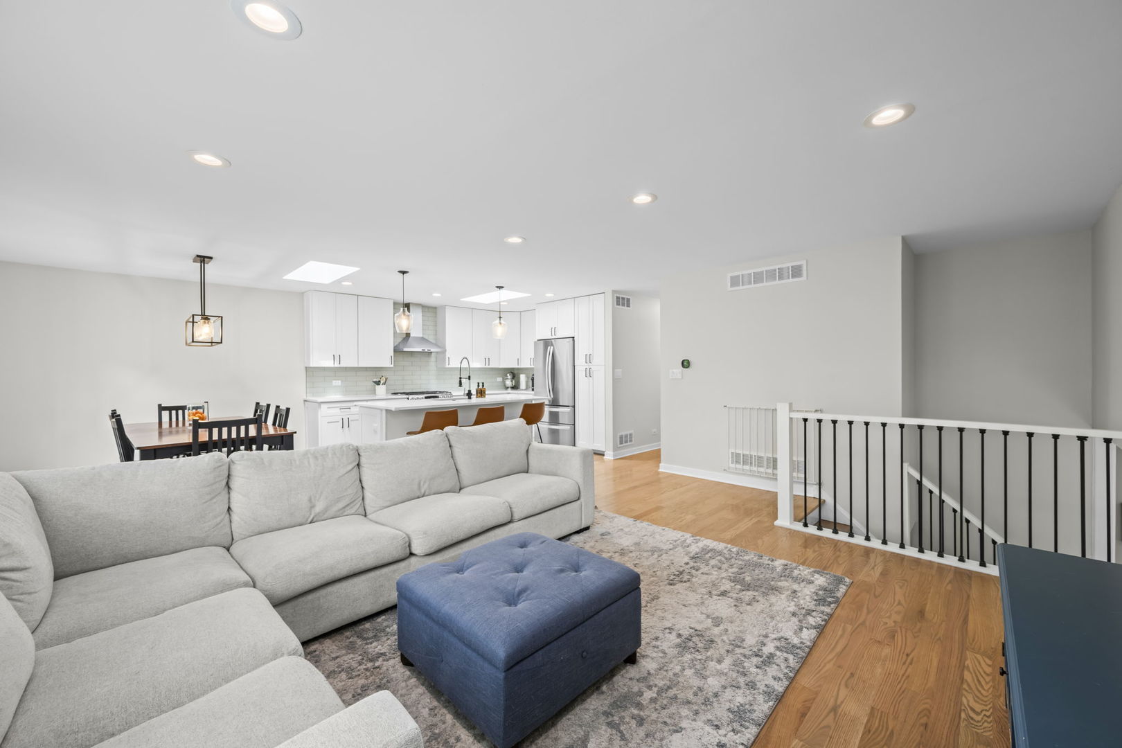 Arlington Heights, IL 60004