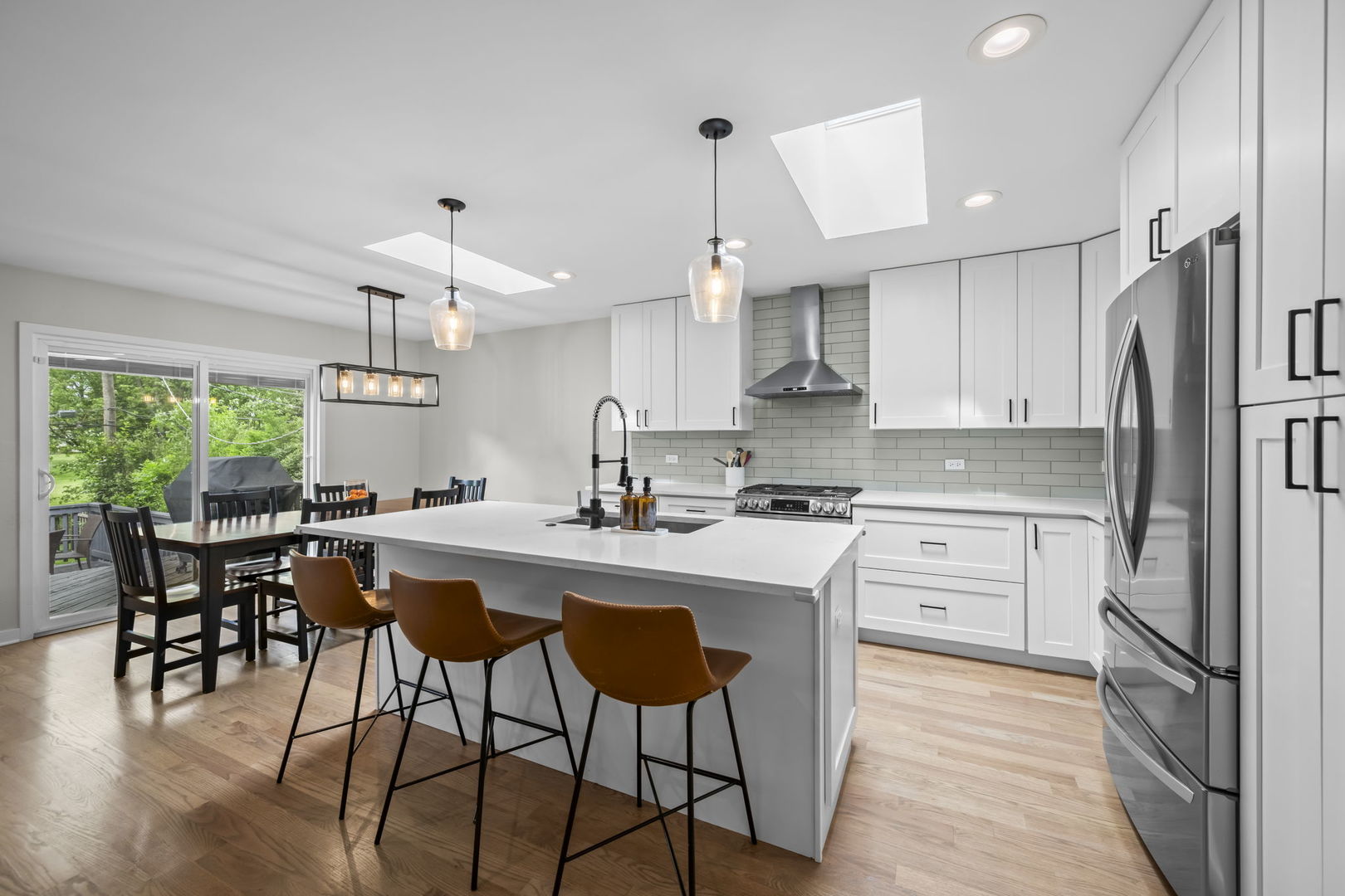 Arlington Heights, IL 60004