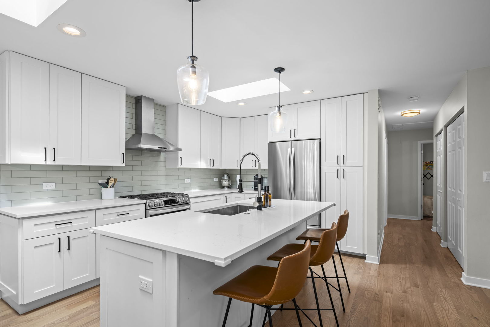 Arlington Heights, IL 60004