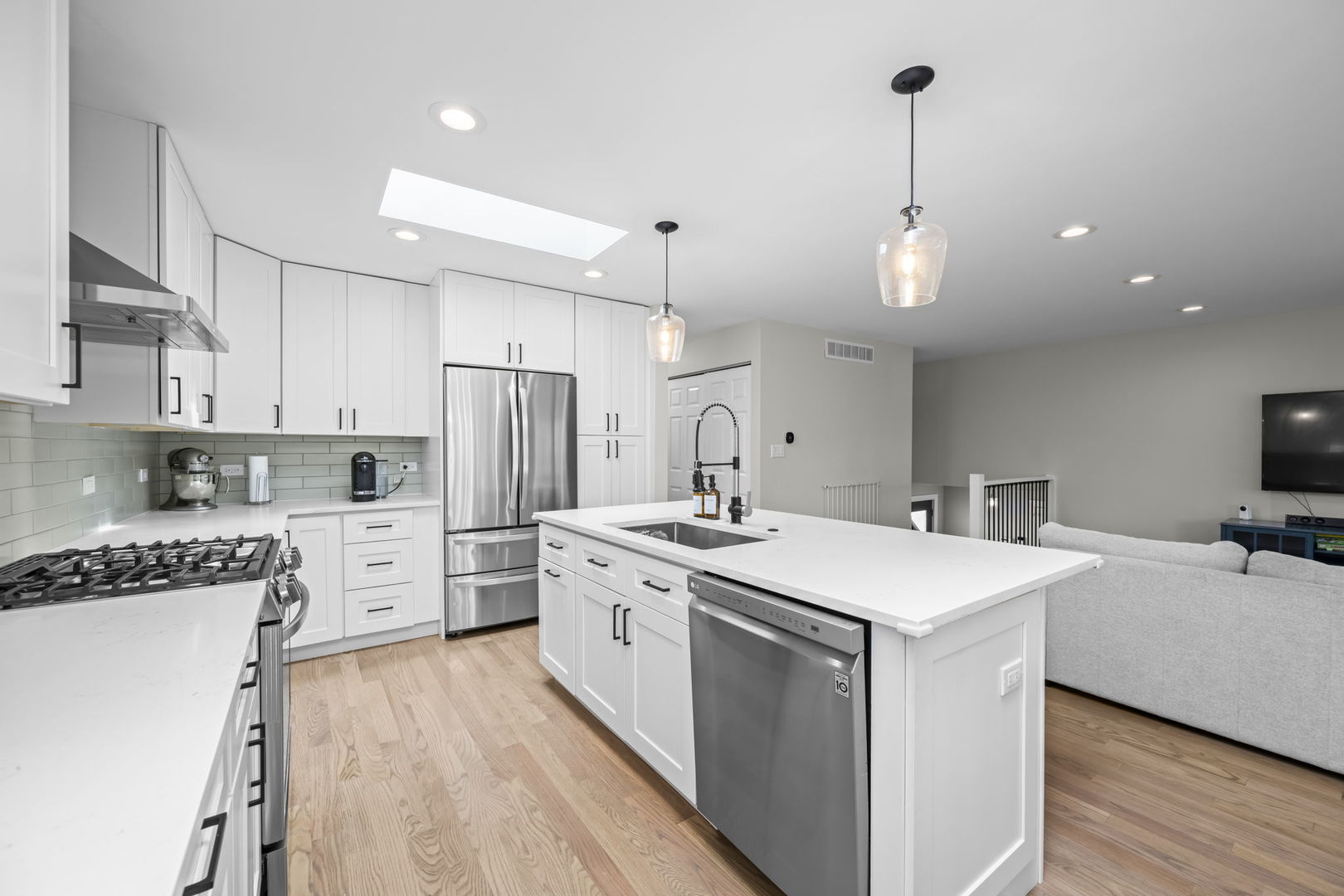 Arlington Heights, IL 60004