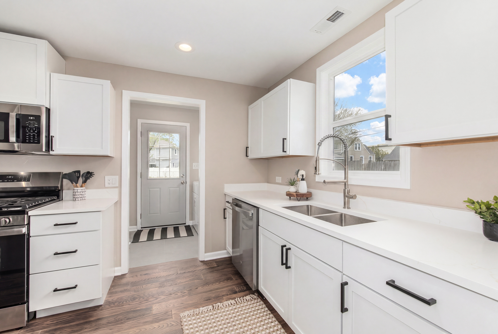 208 Alvin Avenue, Northlake, IL 60164