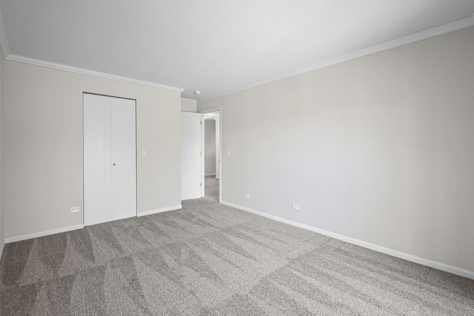 540 Biesterfield Road #B314, Elk Grove Village, IL 60007