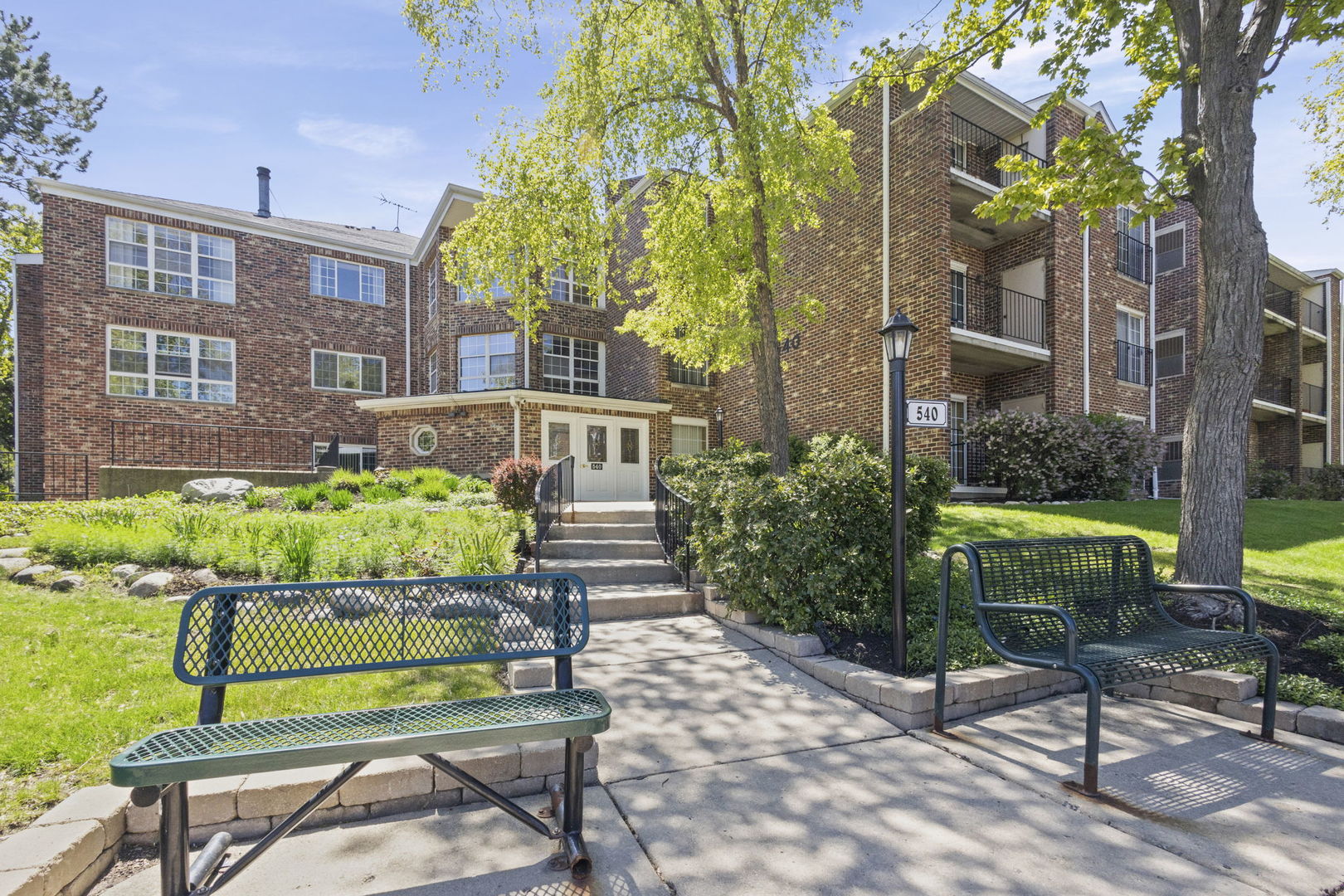540 Biesterfield Road #B314, Elk Grove Village, IL 60007