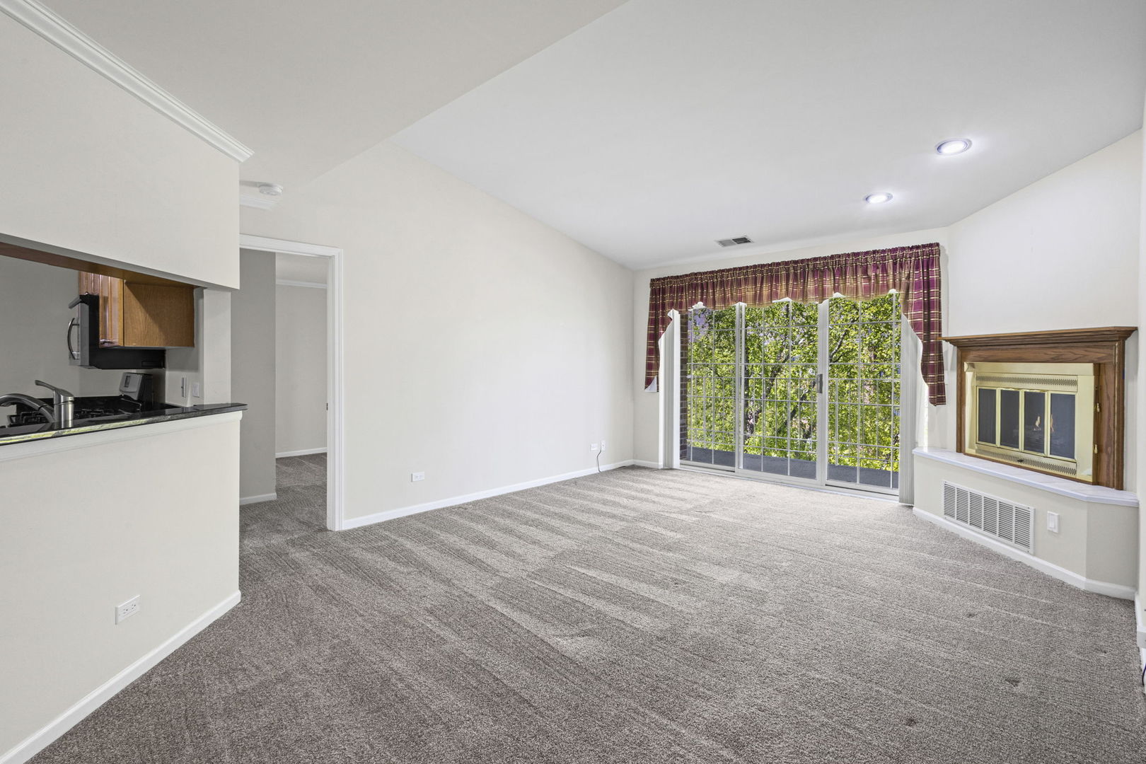 540 Biesterfield Road #B314, Elk Grove Village, IL 60007
