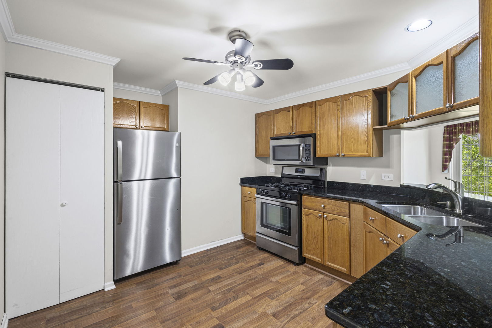 540 Biesterfield Road #B314, Elk Grove Village, IL 60007
