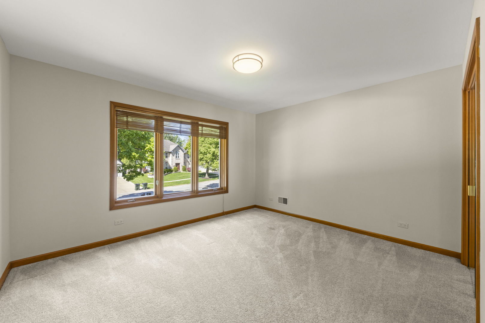 6621 Greene Road, Woodridge, IL 60517