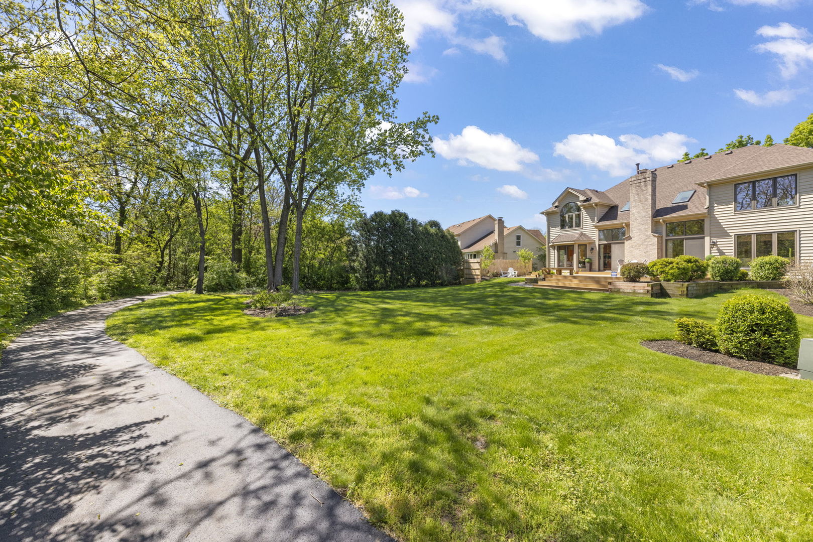 6621 Greene Road, Woodridge, IL 60517