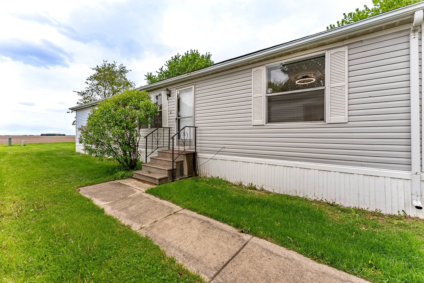 25 Cedar Lane, Sandwich, IL 60548