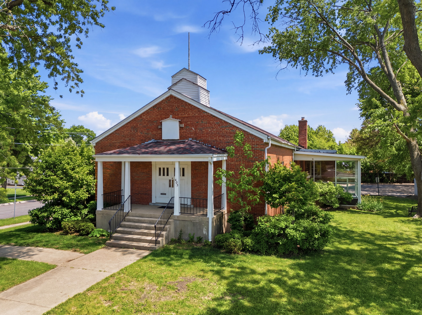405 S Westmore-Meyers Avenue, Lombard, IL 60148