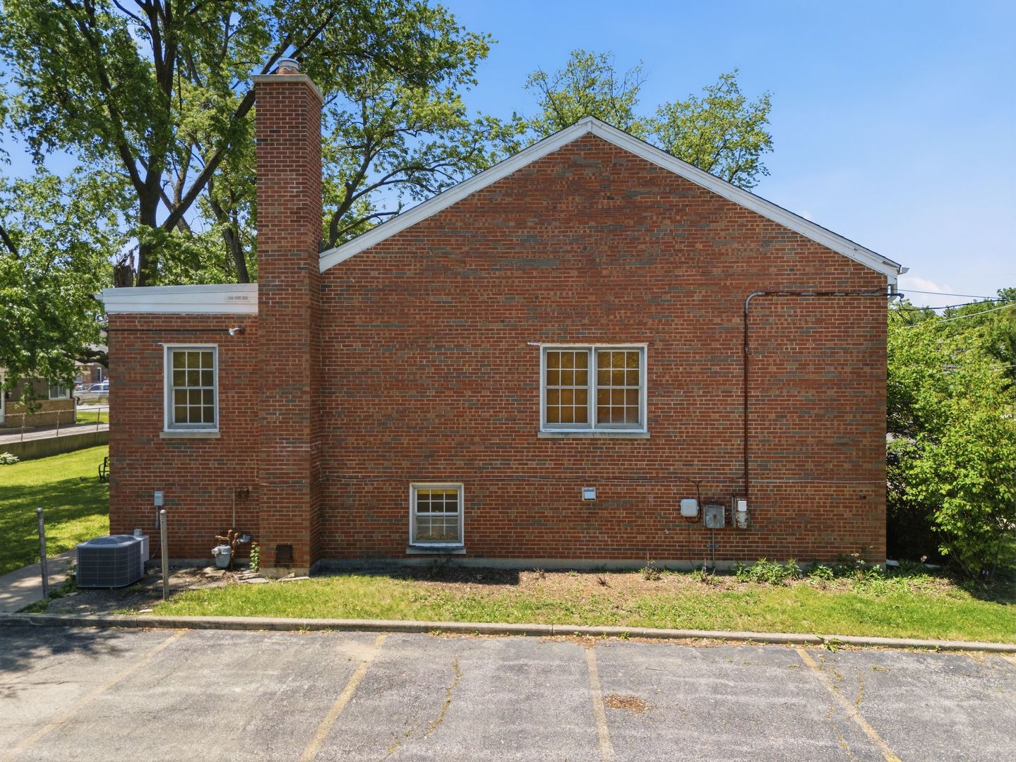 405 S Westmore-Meyers Avenue, Lombard, IL 60148