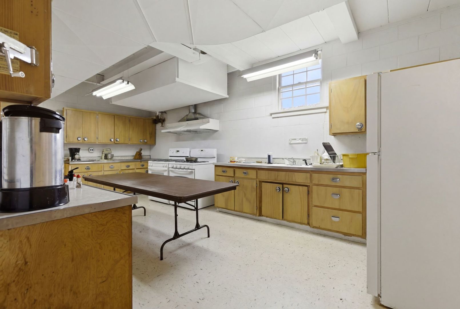 405 S Westmore-Meyers Avenue, Lombard, IL 60148