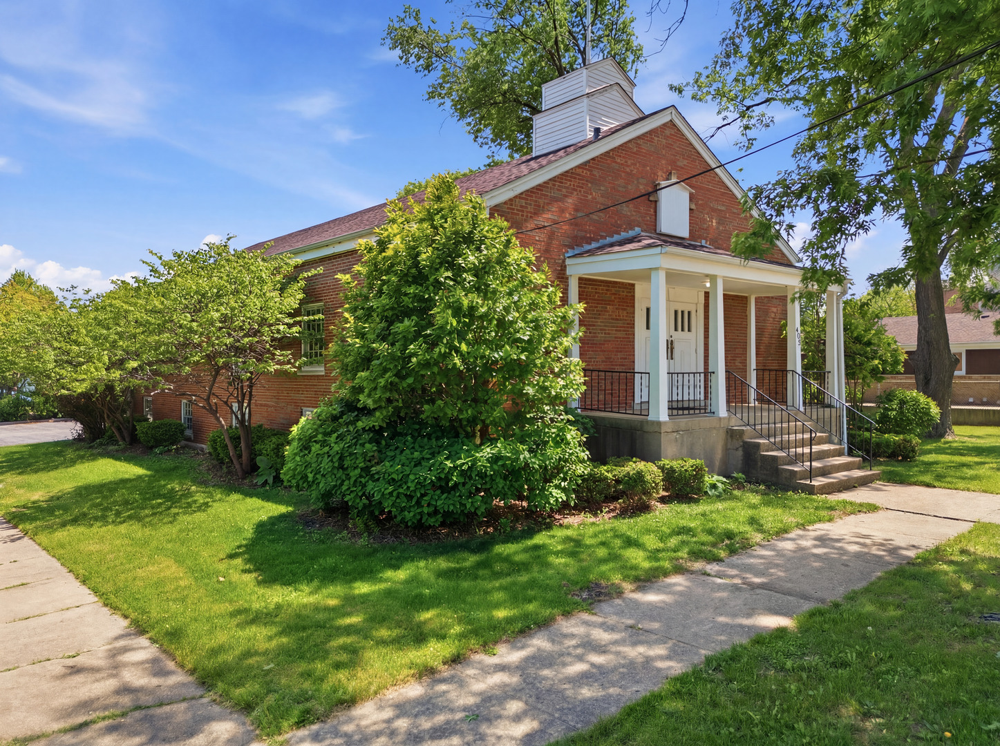 405 S Westmore-Meyers Avenue, Lombard, IL 60148