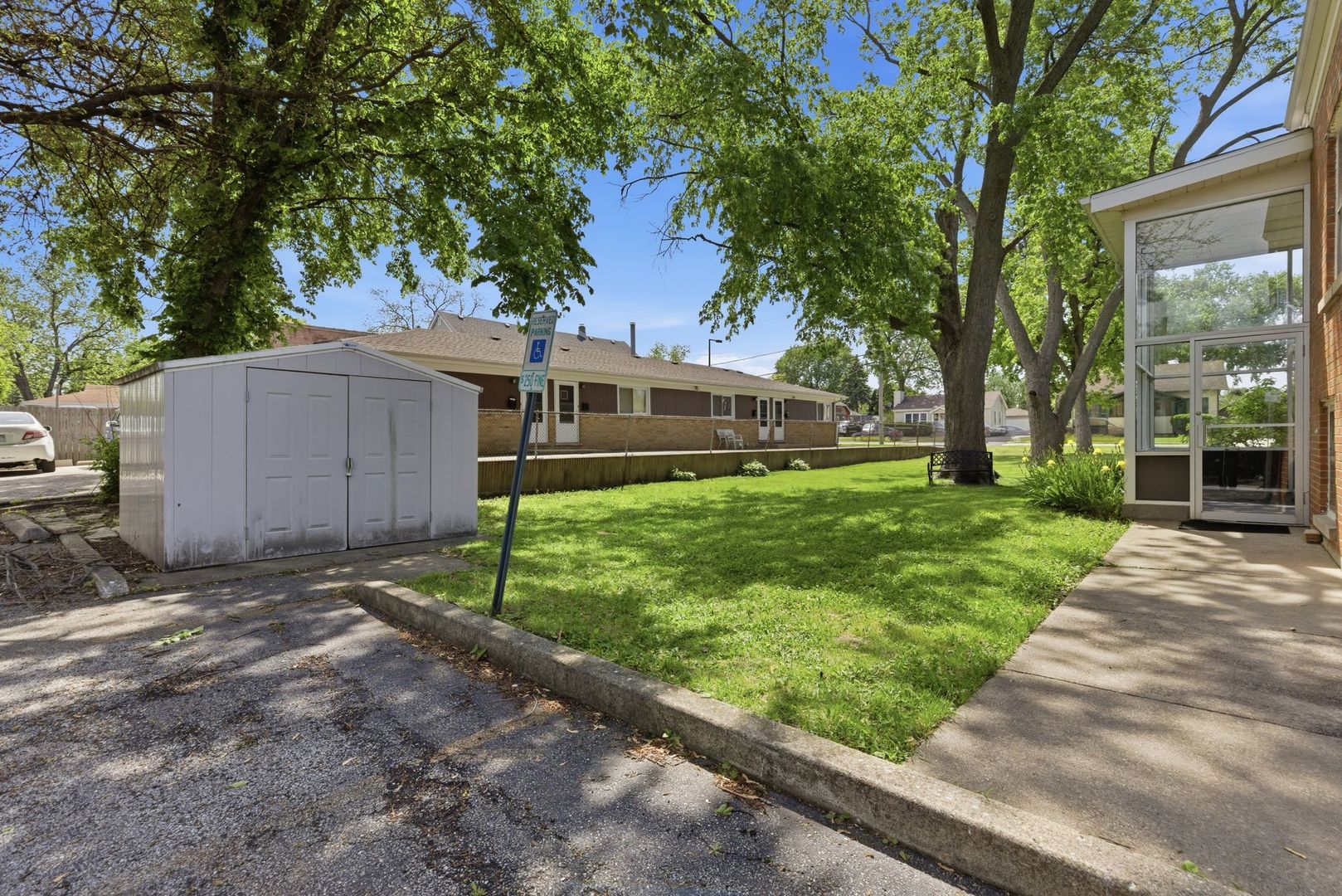 405 S Westmore-Meyers Avenue, Lombard, IL 60148