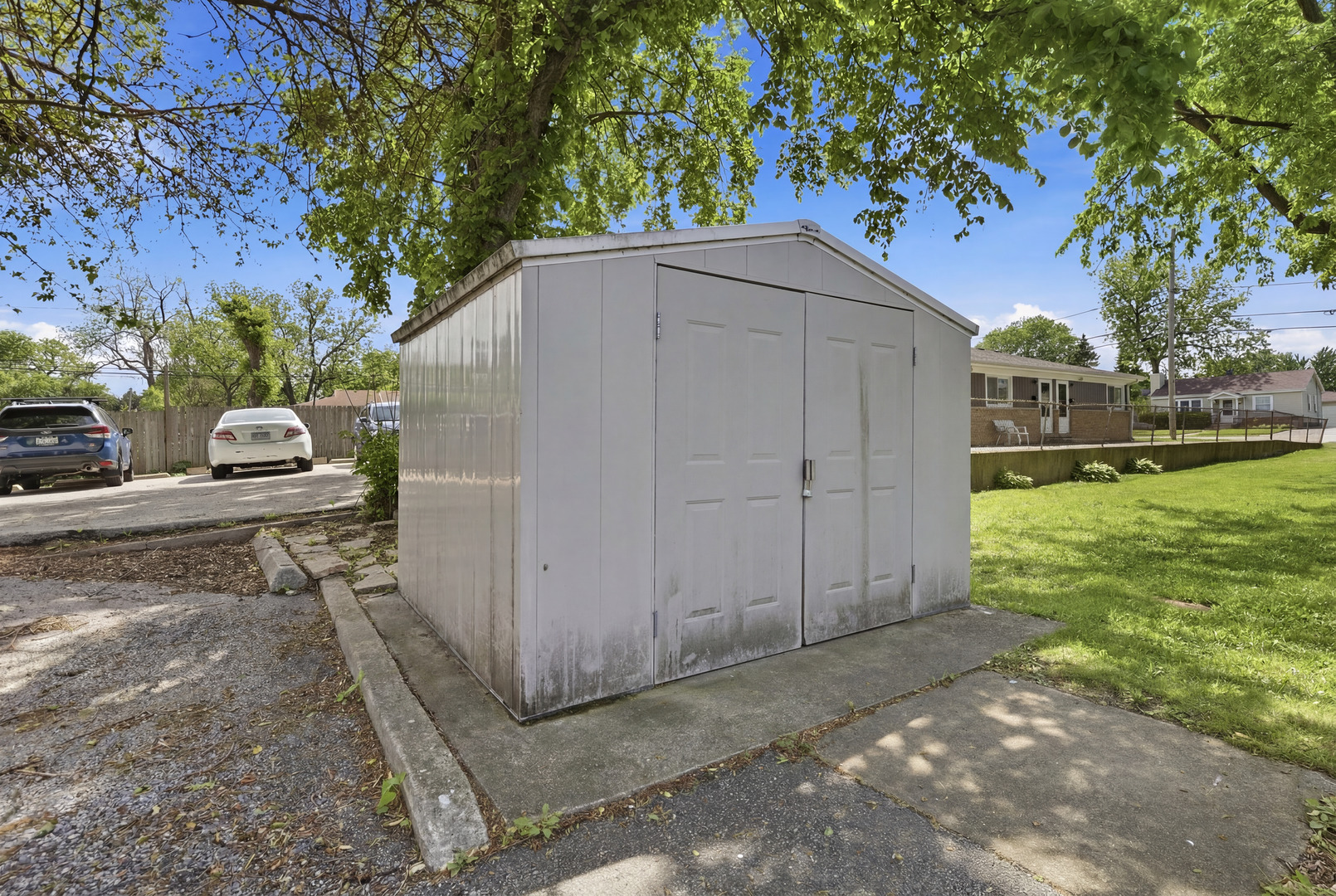 405 S Westmore-Meyers Avenue, Lombard, IL 60148