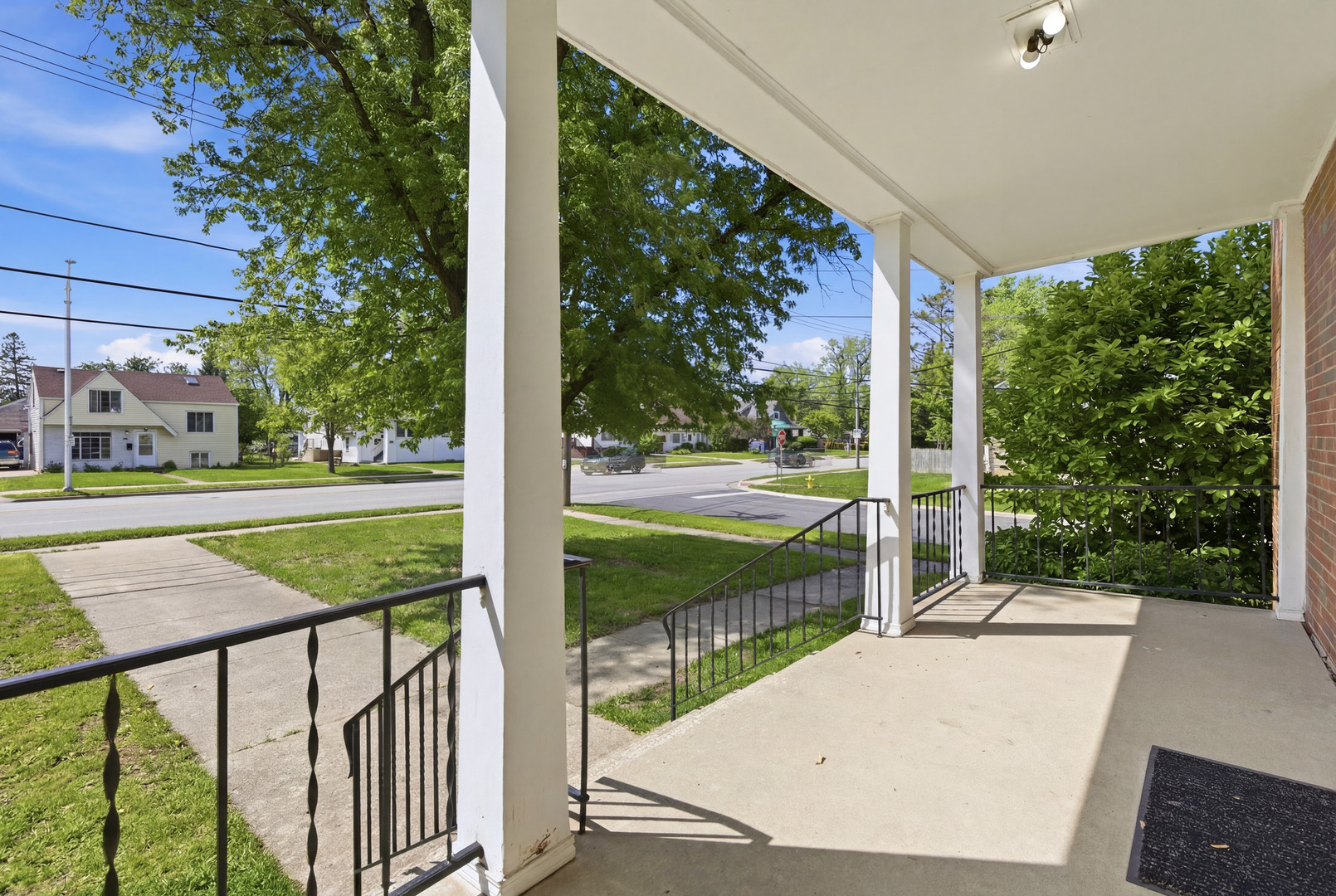 405 S Westmore-Meyers Avenue, Lombard, IL 60148