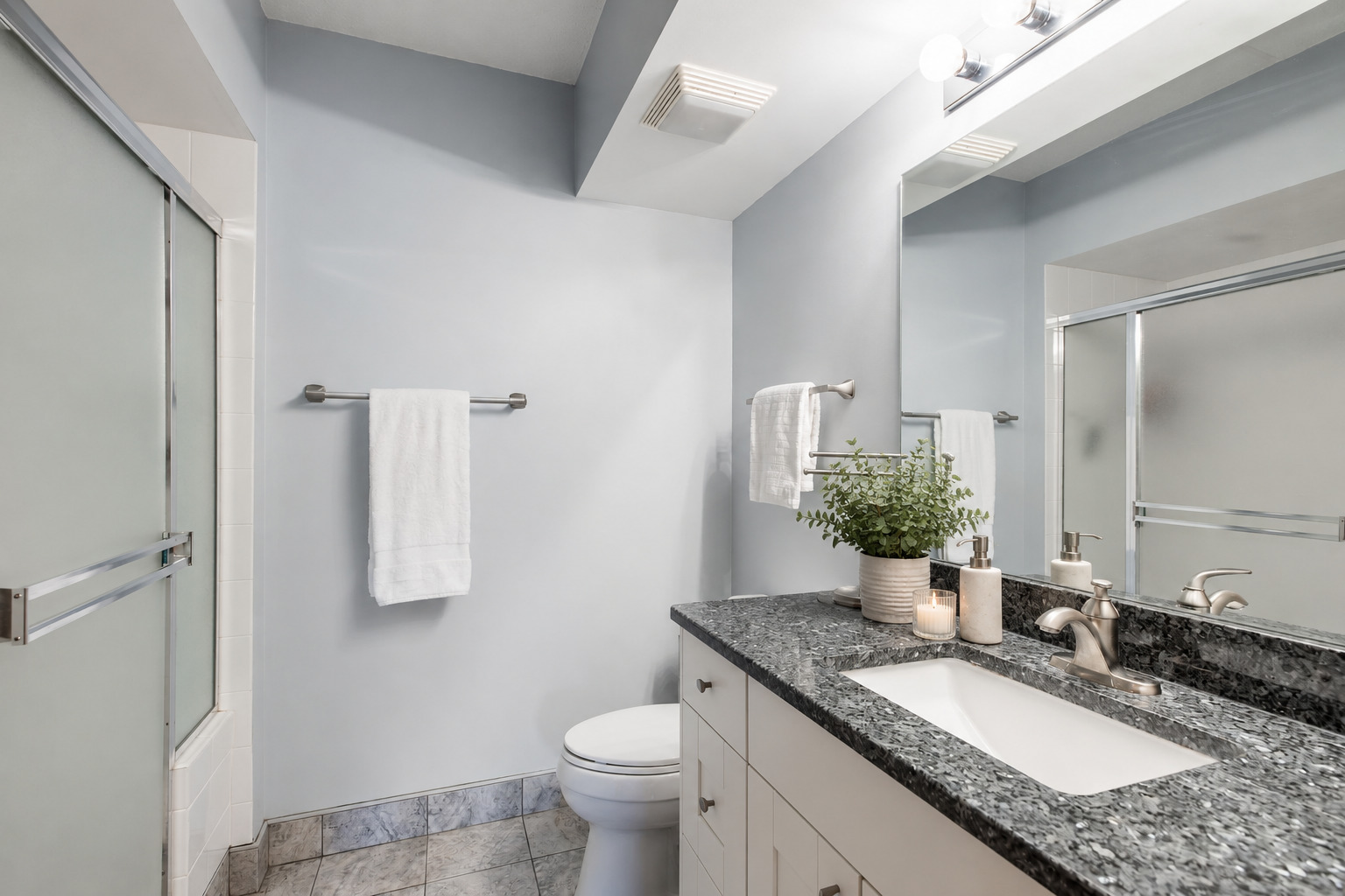 1477 E Thacker Street #205, Des Plaines, IL 60016