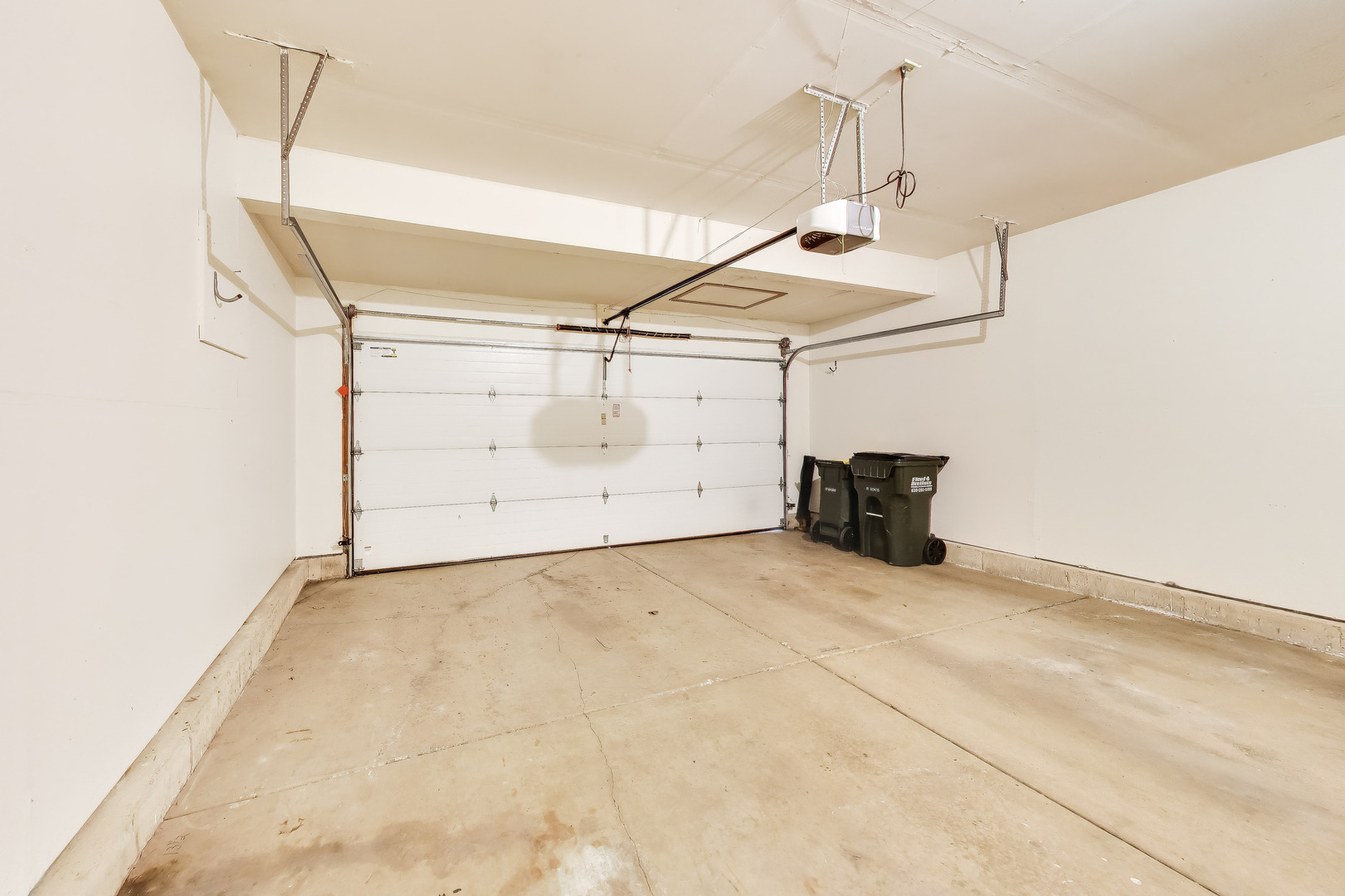 934 Viewpoint Drive, Lake In The Hills, IL 60156