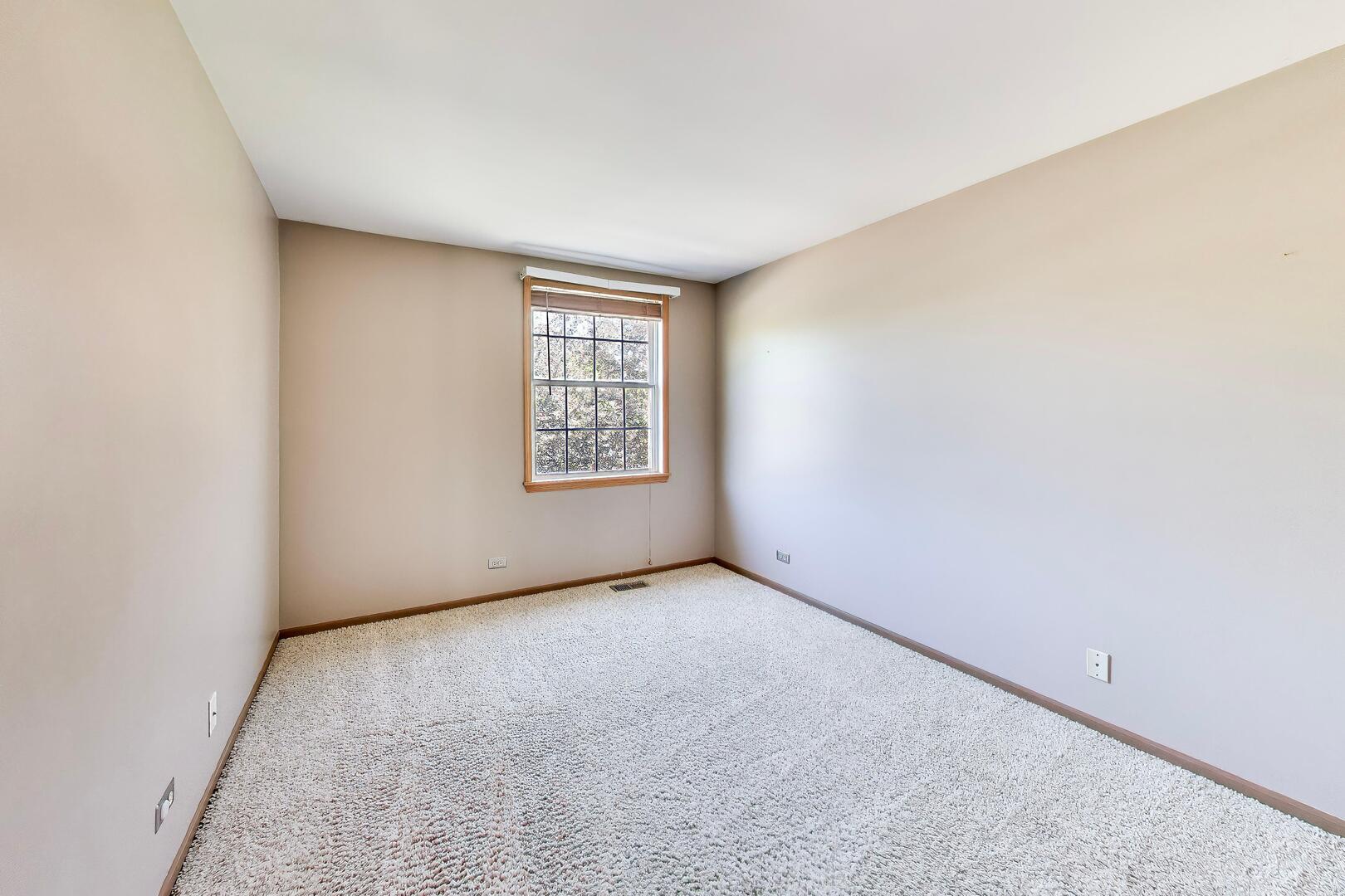 934 Viewpoint Drive, Lake In The Hills, IL 60156