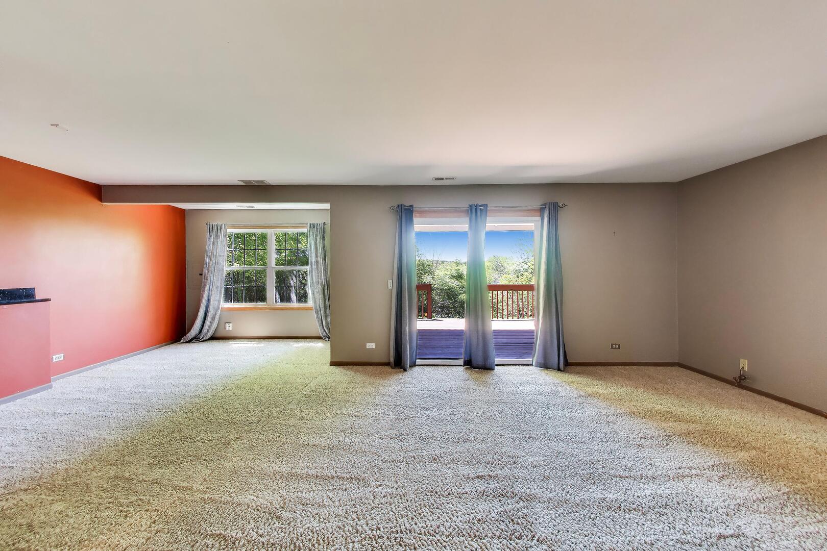 934 Viewpoint Drive, Lake In The Hills, IL 60156