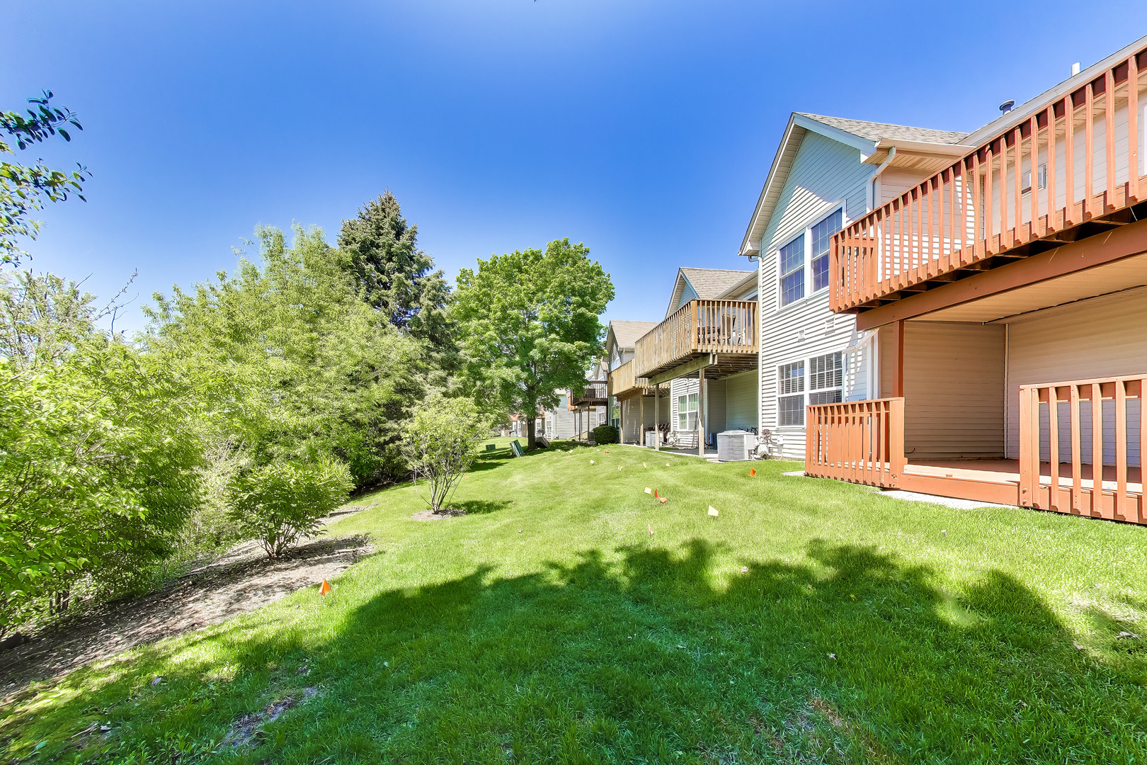 934 Viewpoint Drive, Lake In The Hills, IL 60156