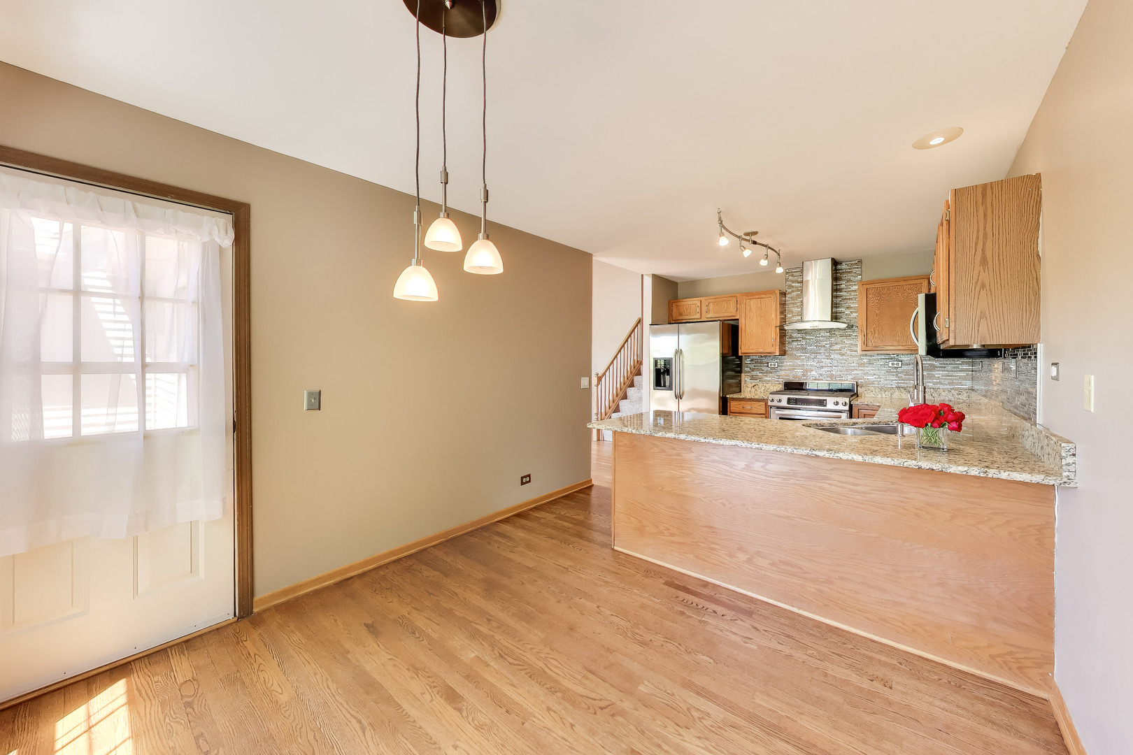 934 Viewpoint Drive, Lake In The Hills, IL 60156