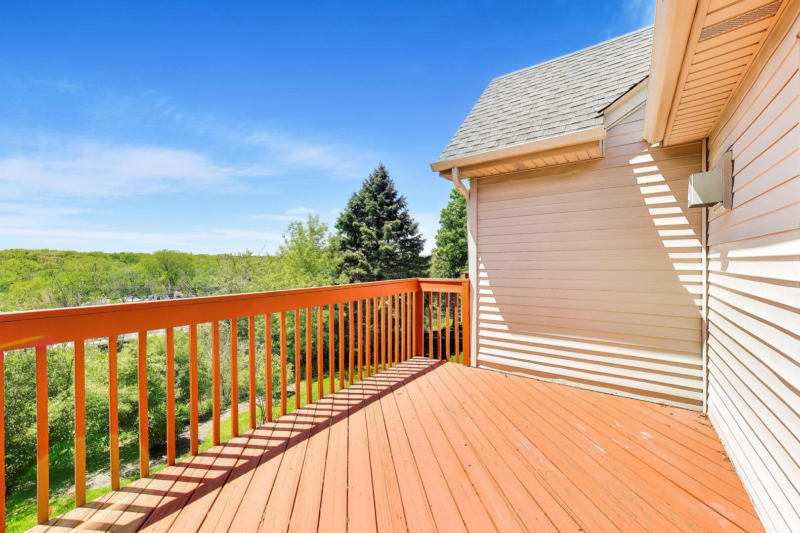 934 Viewpoint Drive, Lake In The Hills, IL 60156