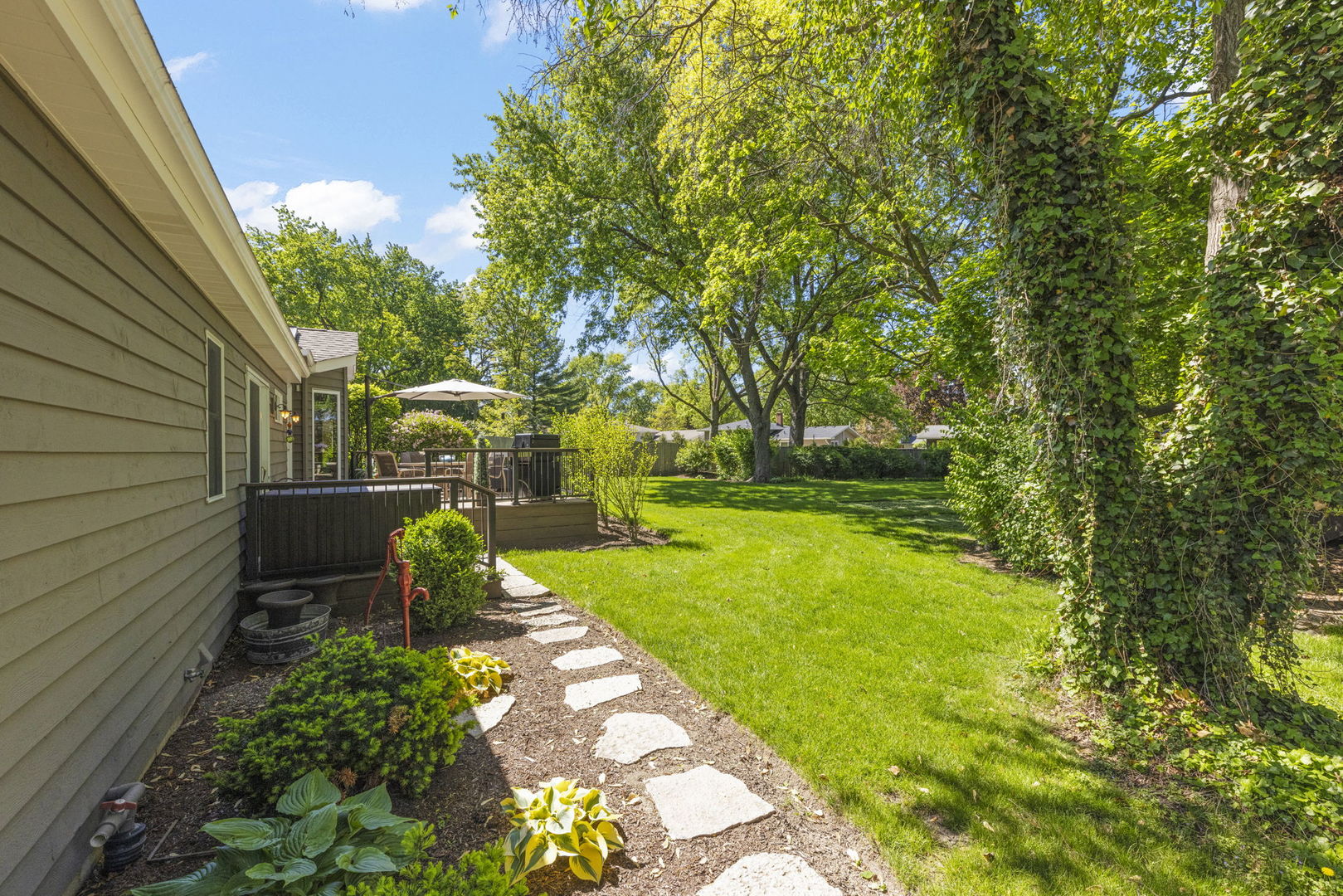105 Thrush Lane, Naperville, IL 60540