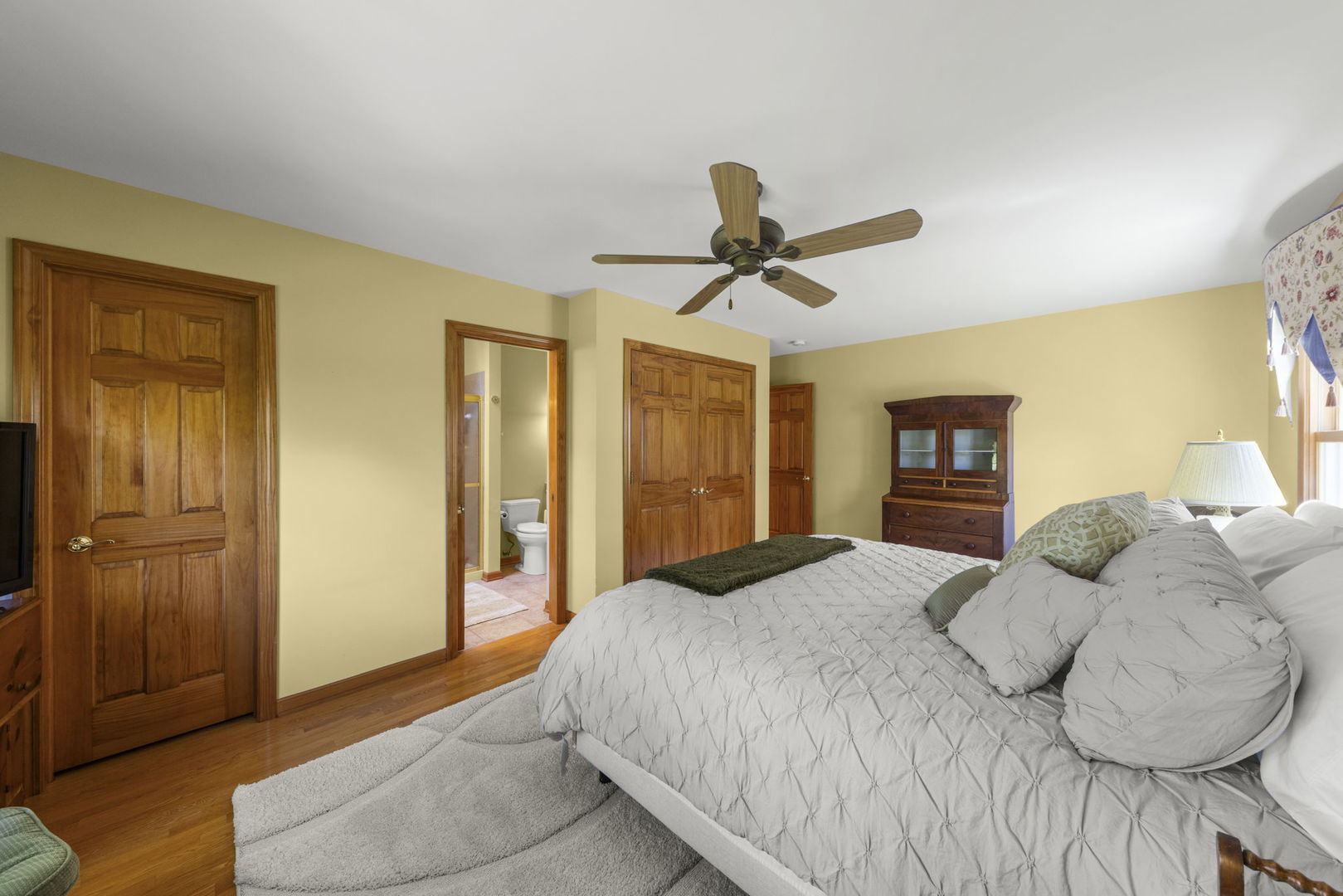 105 Thrush Lane, Naperville, IL 60540