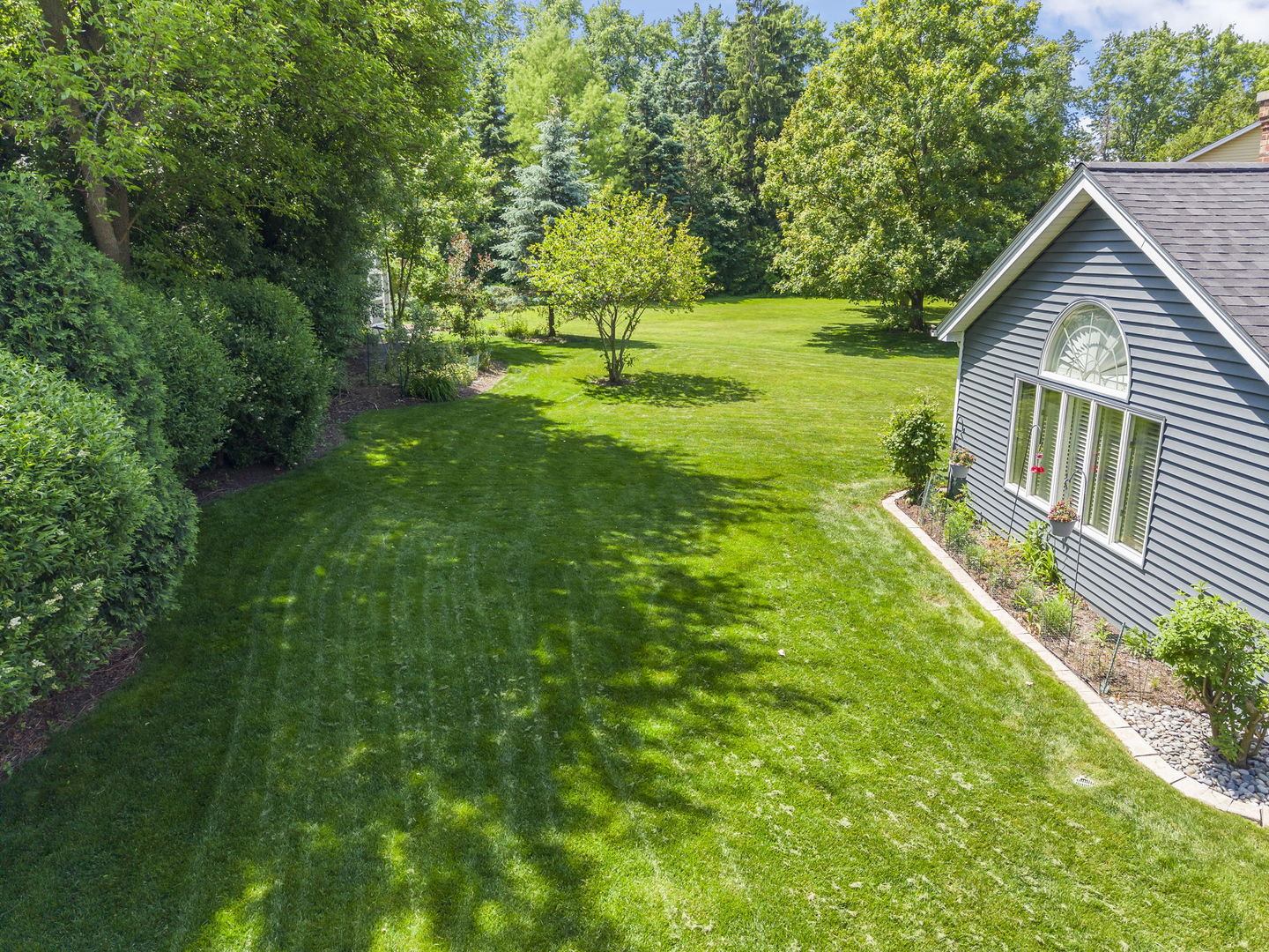 1525 Almond Court, Downers Grove, IL 60515