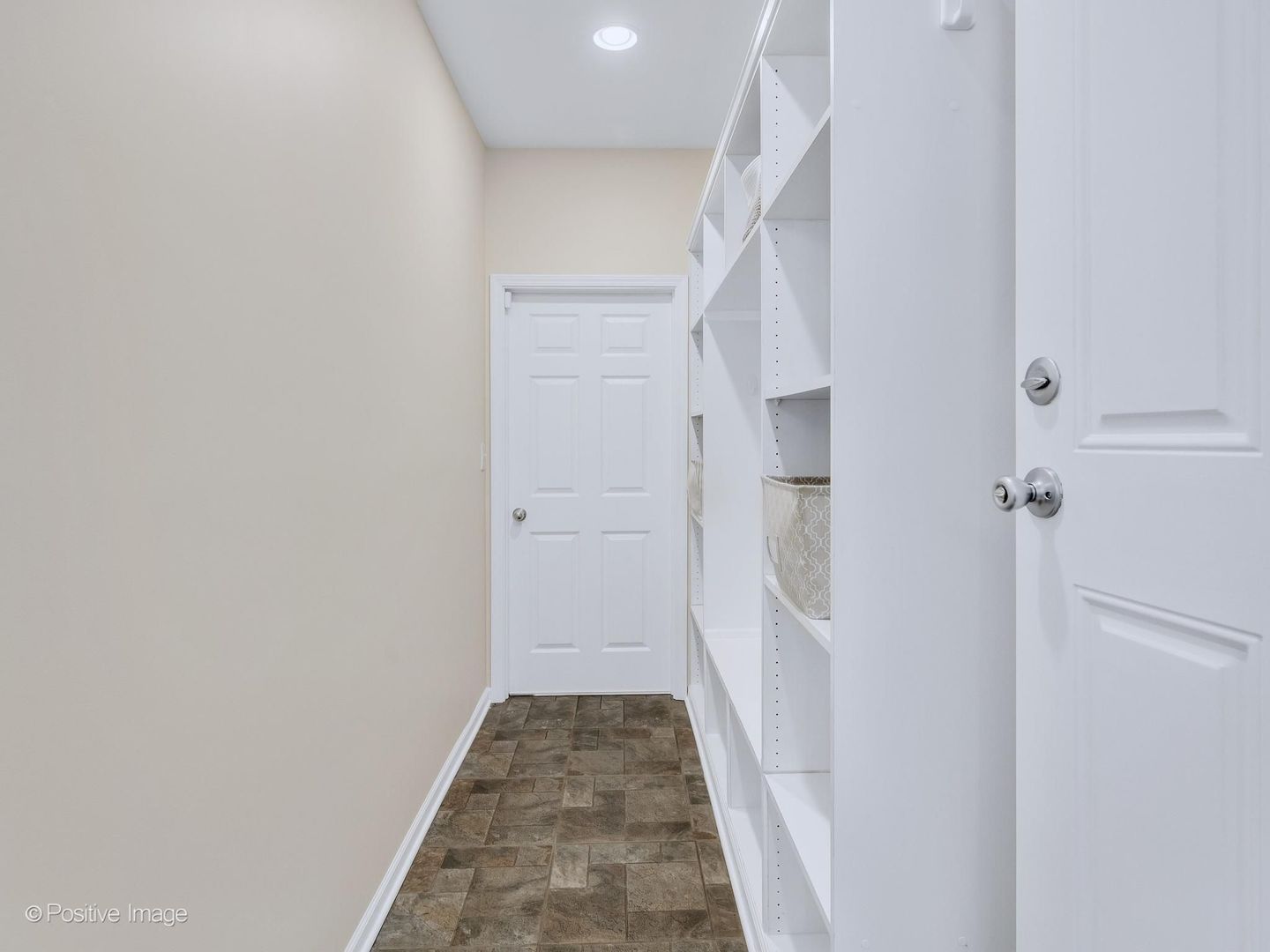 1525 Almond Court, Downers Grove, IL 60515