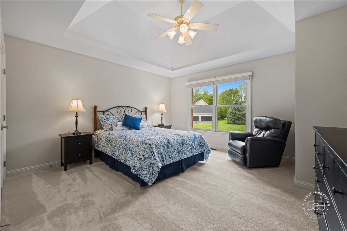 38W535 RED BAY Court, St. Charles, IL 60175