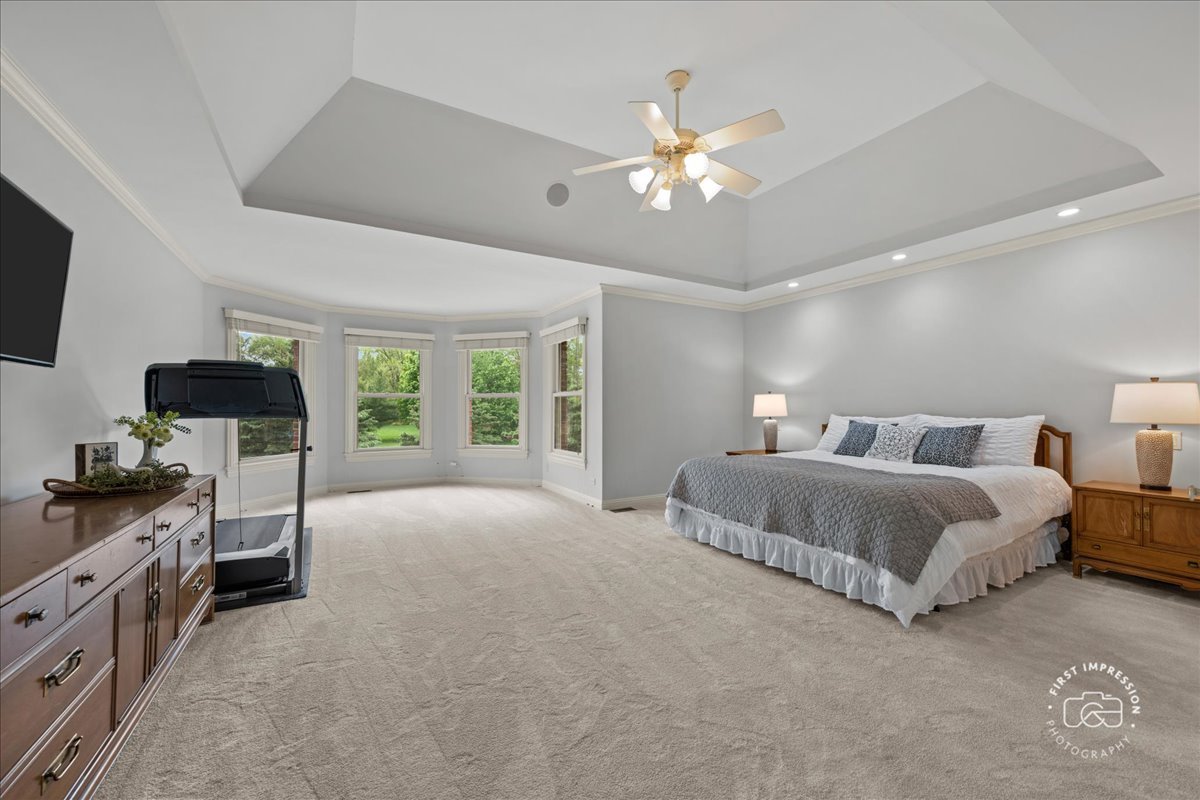 38W535 RED BAY Court, St. Charles, IL 60175